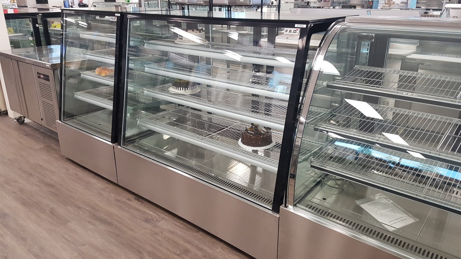 Bonvue Deluxe Chilled Display Cabinet - SLP850C 1500x800x1350