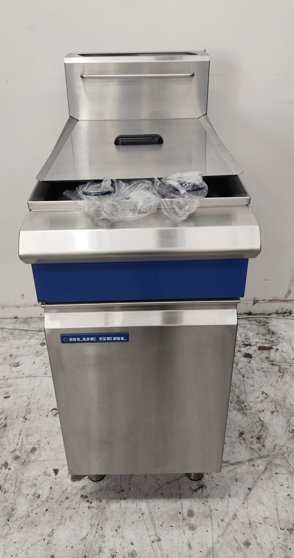 Blue Seal GT18 Single Pan Gas Fryer - 731400