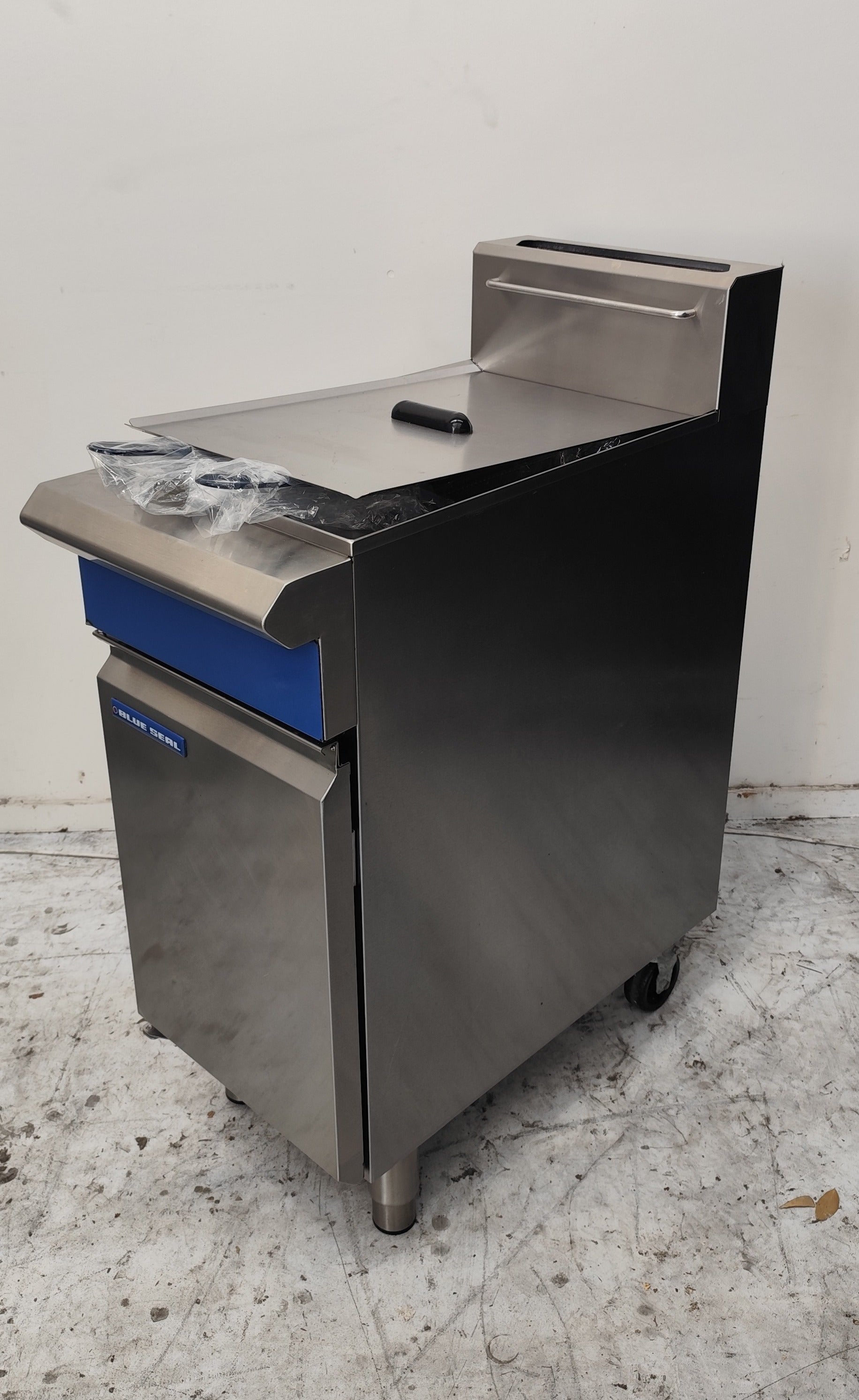 Blue Seal GT18 Single Pan Gas Fryer - 731400