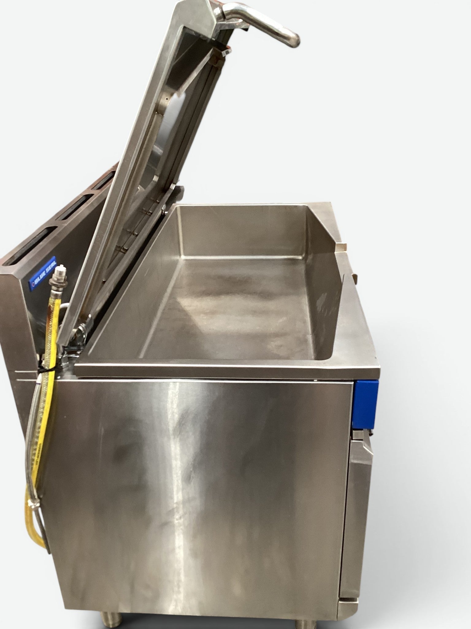 Blue Seal G580-12 Bratt Pan with Manual Tilt 120Ltr - 742877
