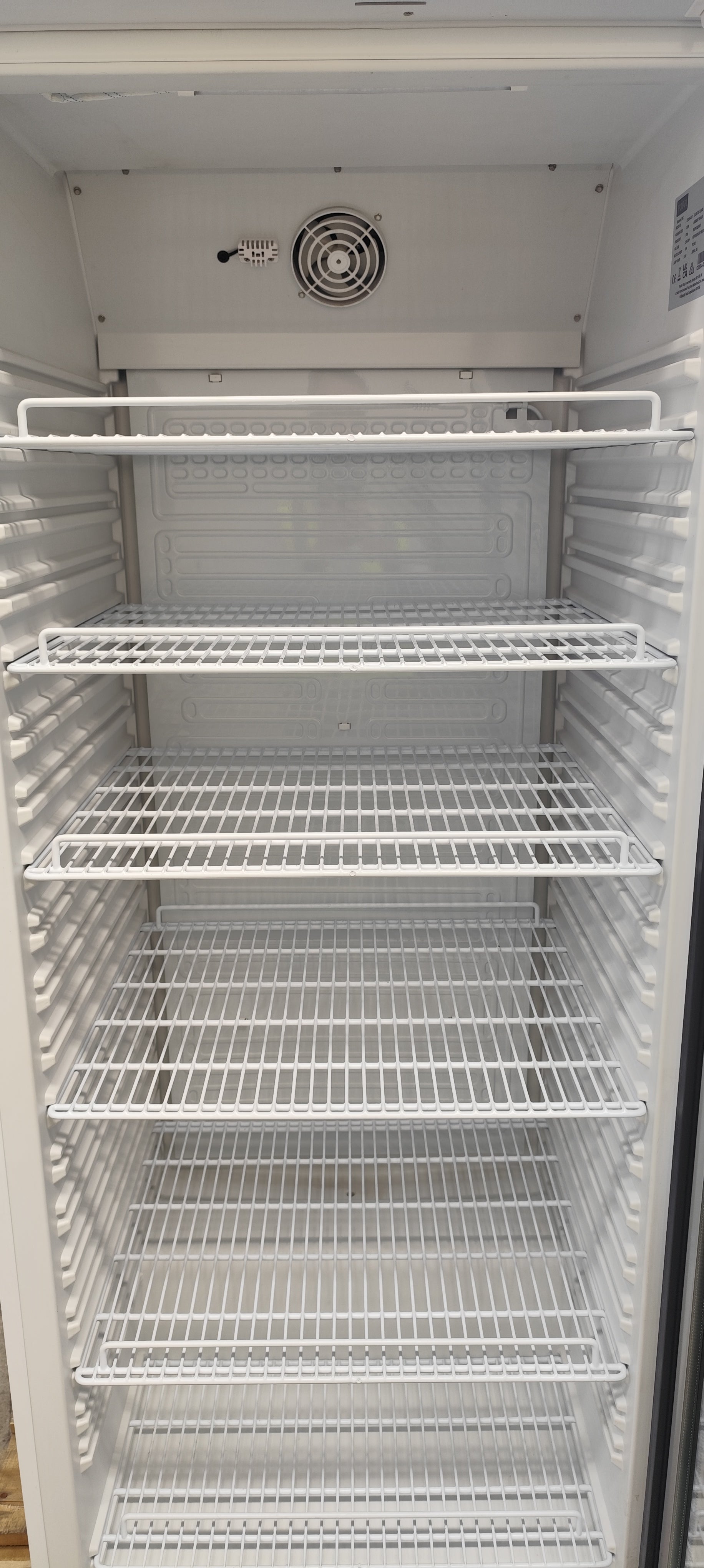 Polar CD088-A-03 C-Series 1 Door Upright Display Chiller - 789091