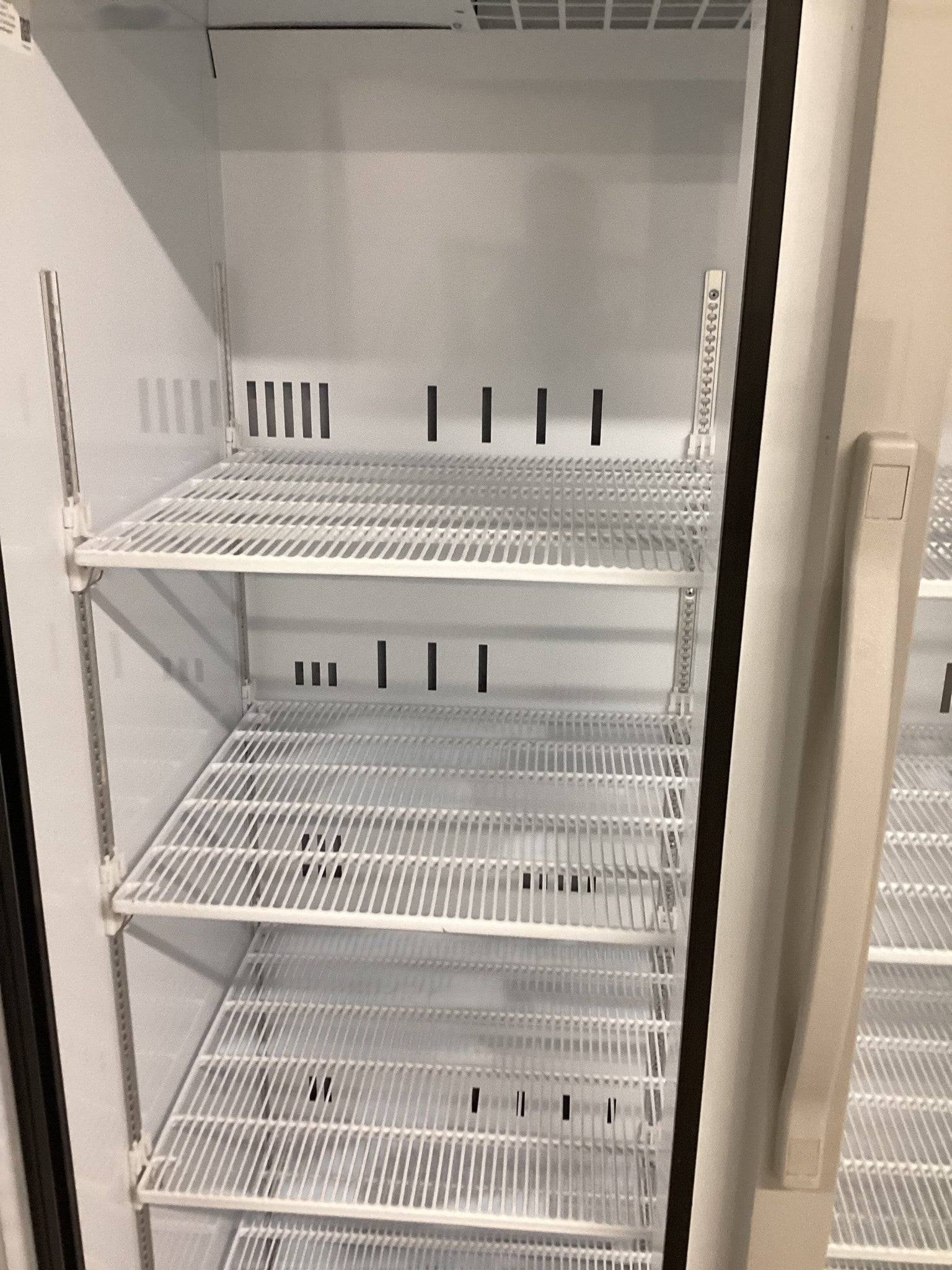 Skope TCE1000N Upright Fridge - 832448