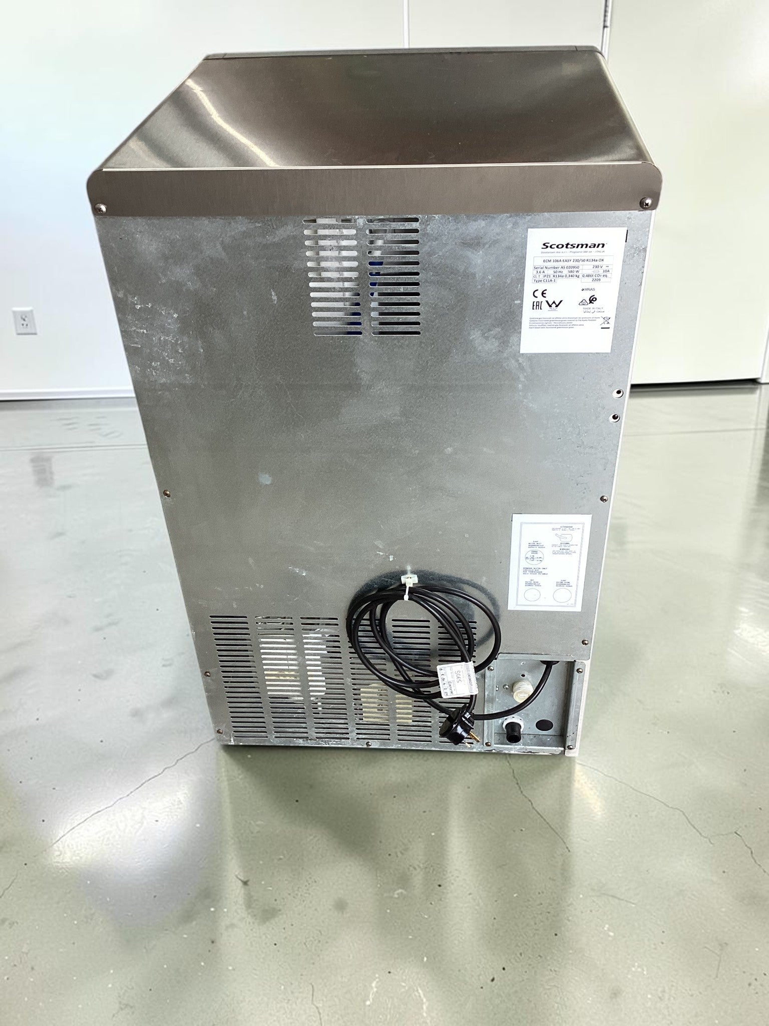 Scotsman EC 106 Easy Fit Ice Machine - 840057