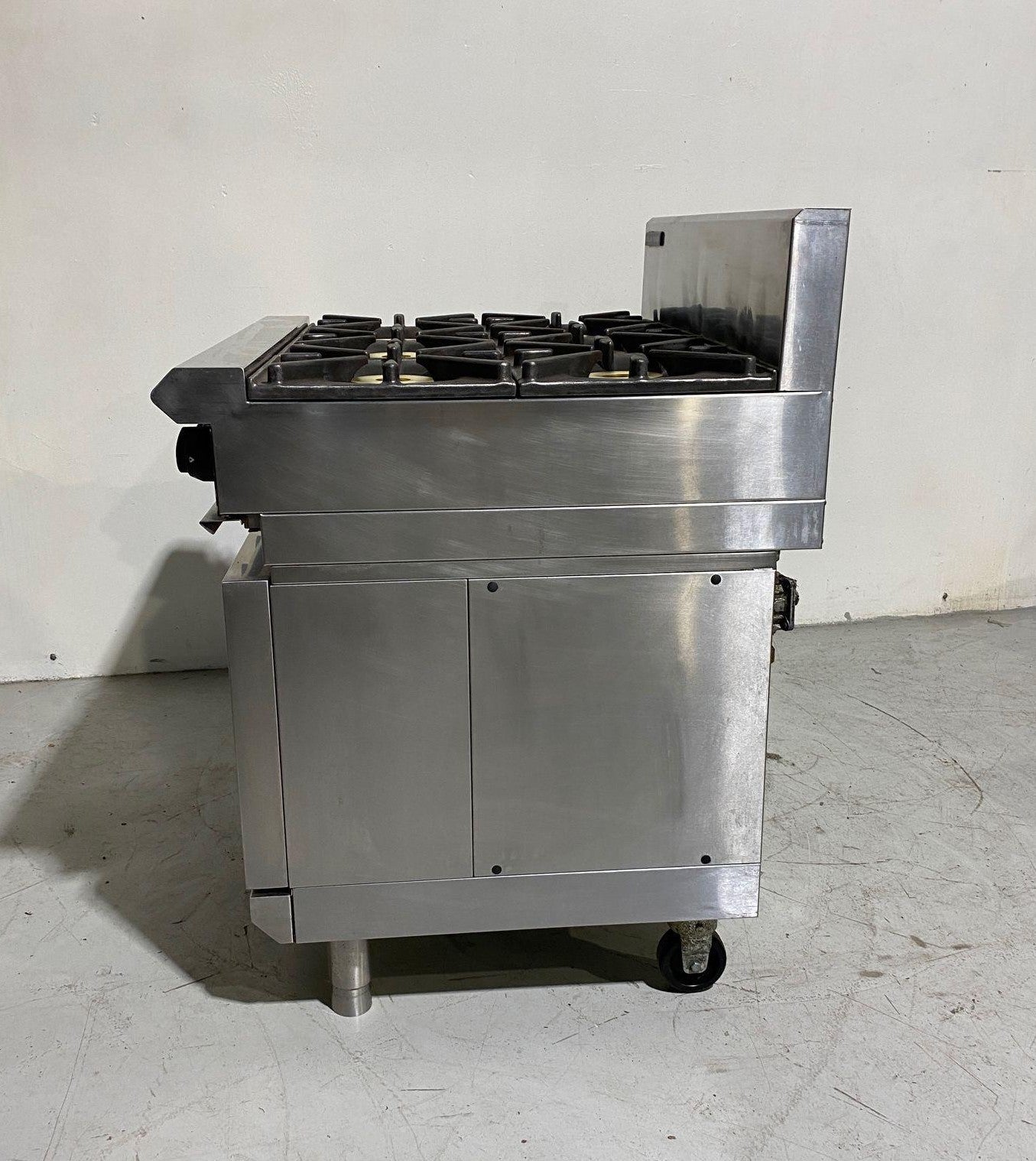 Blue Seal G516D-RB 6 Burner Gas Cooktop on Refrigerated Base - 843962