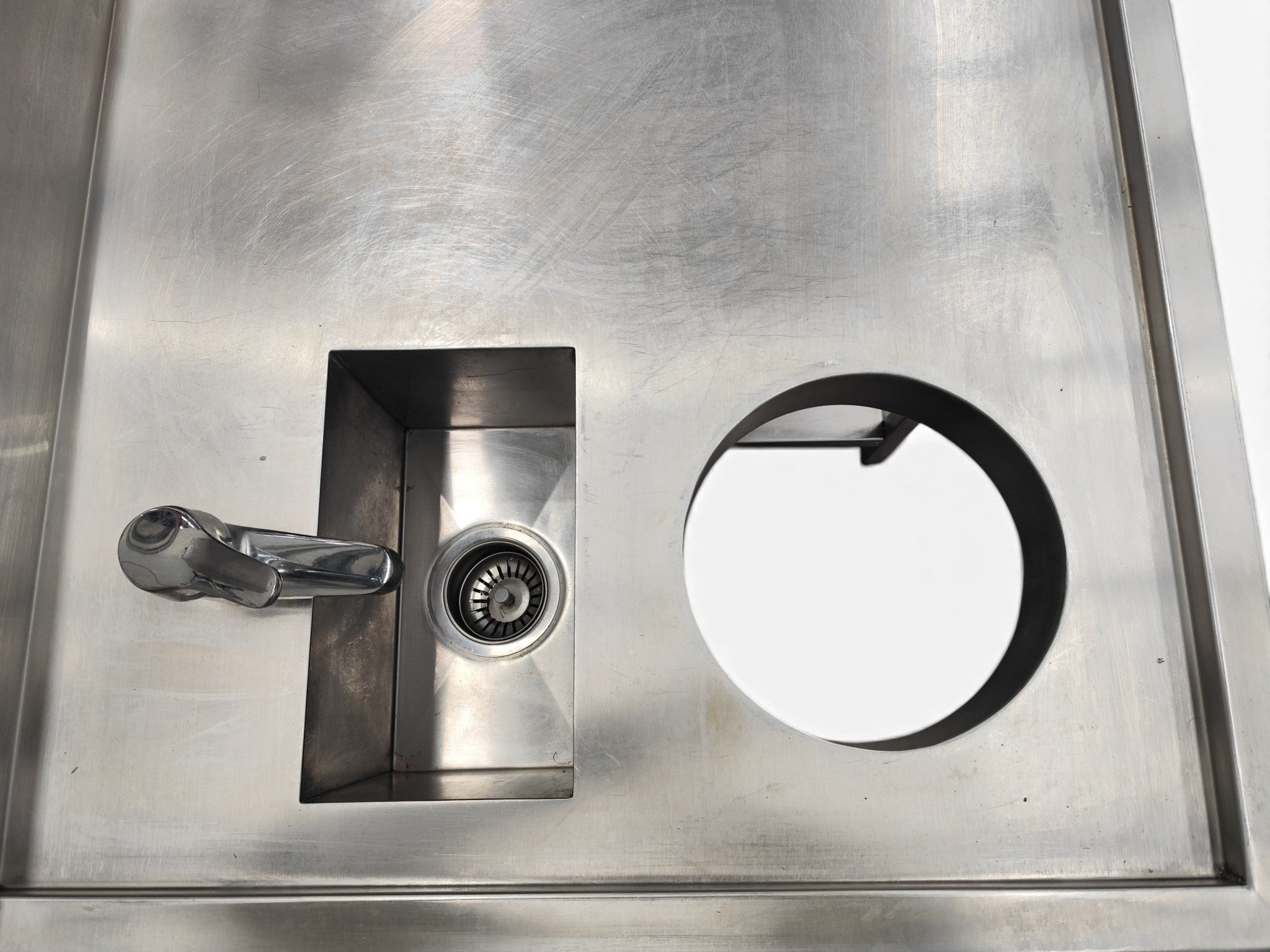 Stainless Steel Inlet Bench with Sink and Faucet - 848741