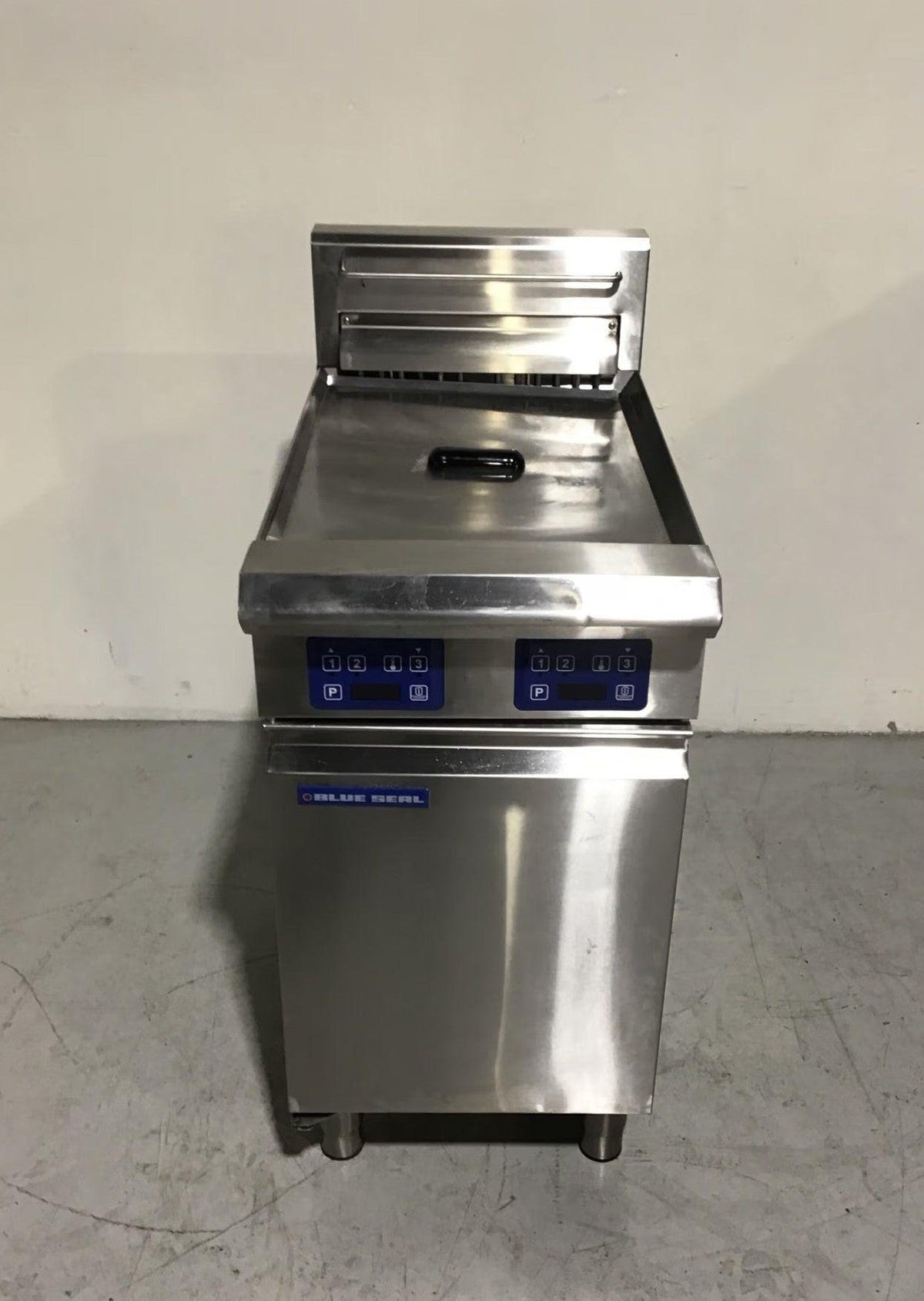 Blue Seal E44E Electric Twin Pan Fryer - 856574