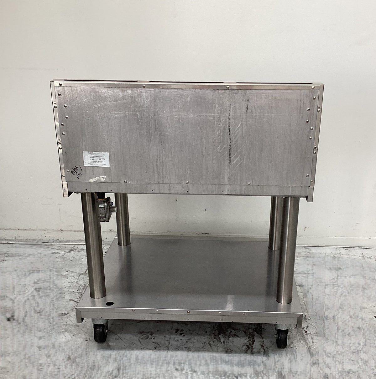 Blue Seal GP516-LS 900mm Gas Griddle on Legset - 872116