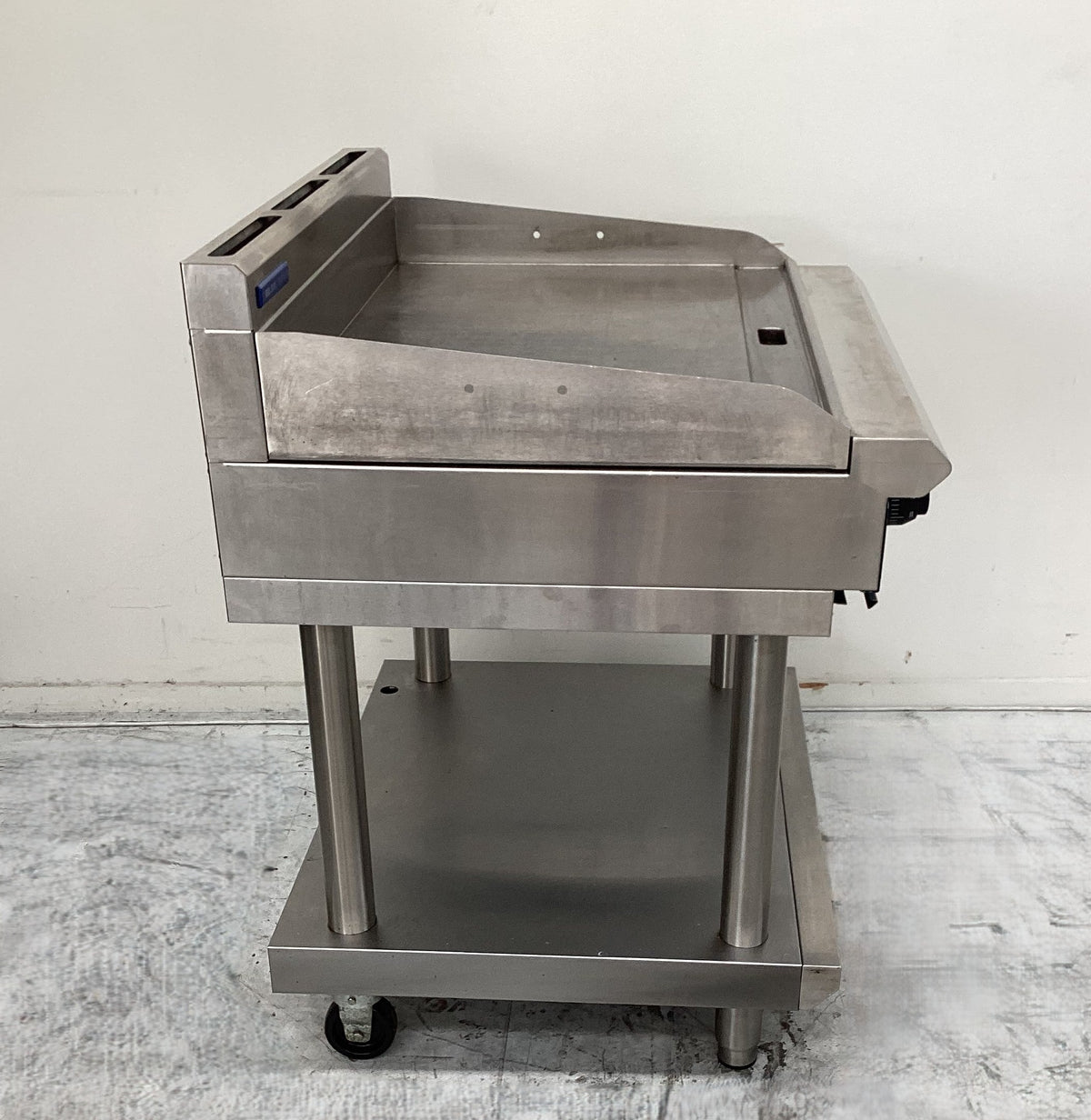 Blue Seal GP516-LS 900mm Gas Griddle on Legset - 872116