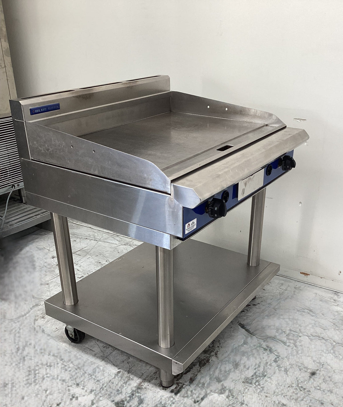 Blue Seal GP516-LS 900mm Gas Griddle on Legset - 872116