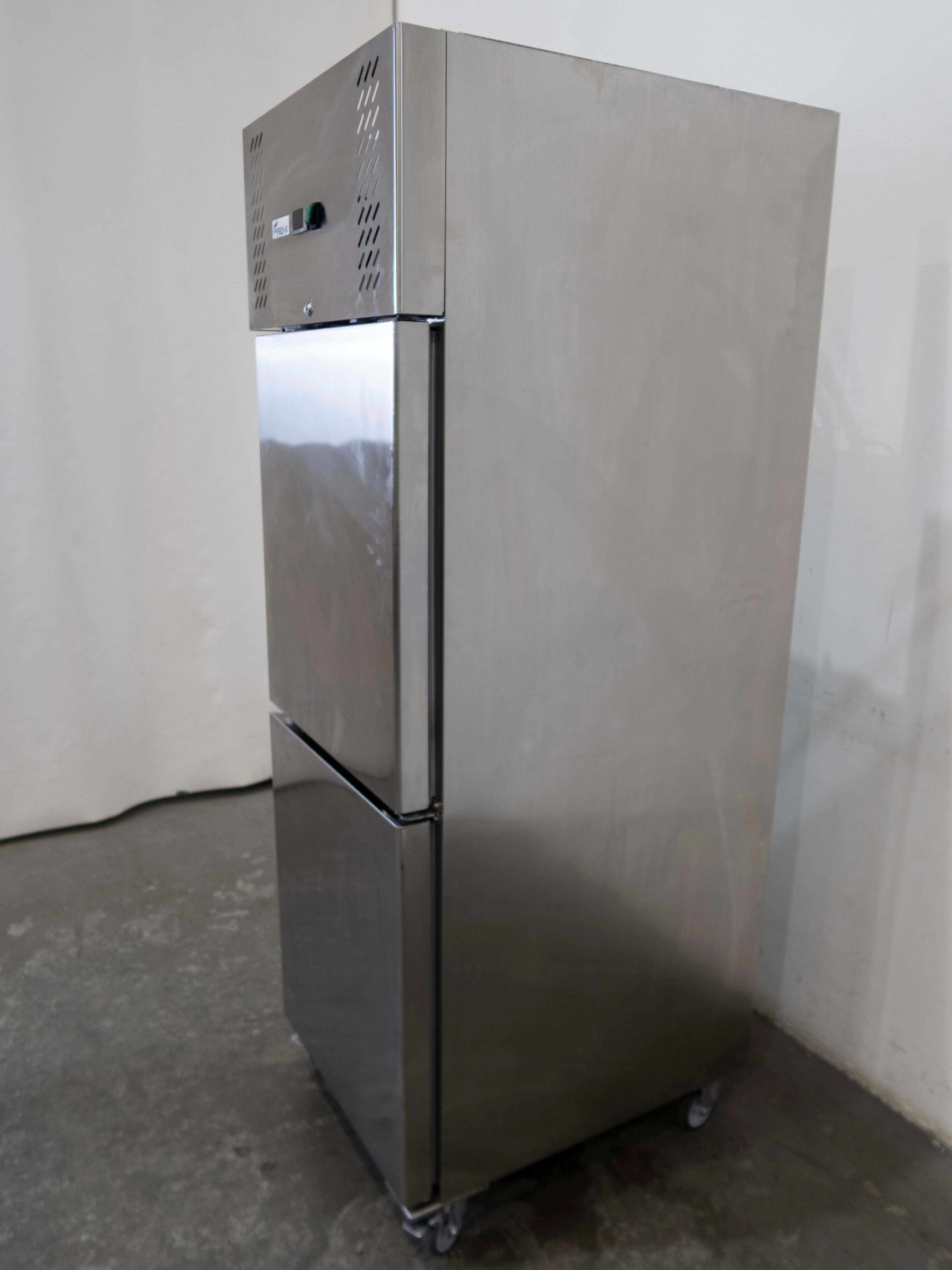 FED-X XURC600S1V Upright Fridge - 881209