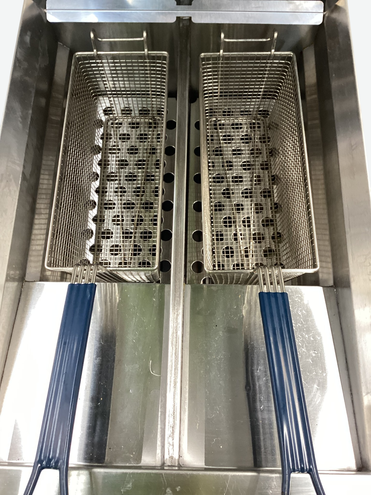 Blue Seal GT46 Twin Pan Gas Fryer - 918828