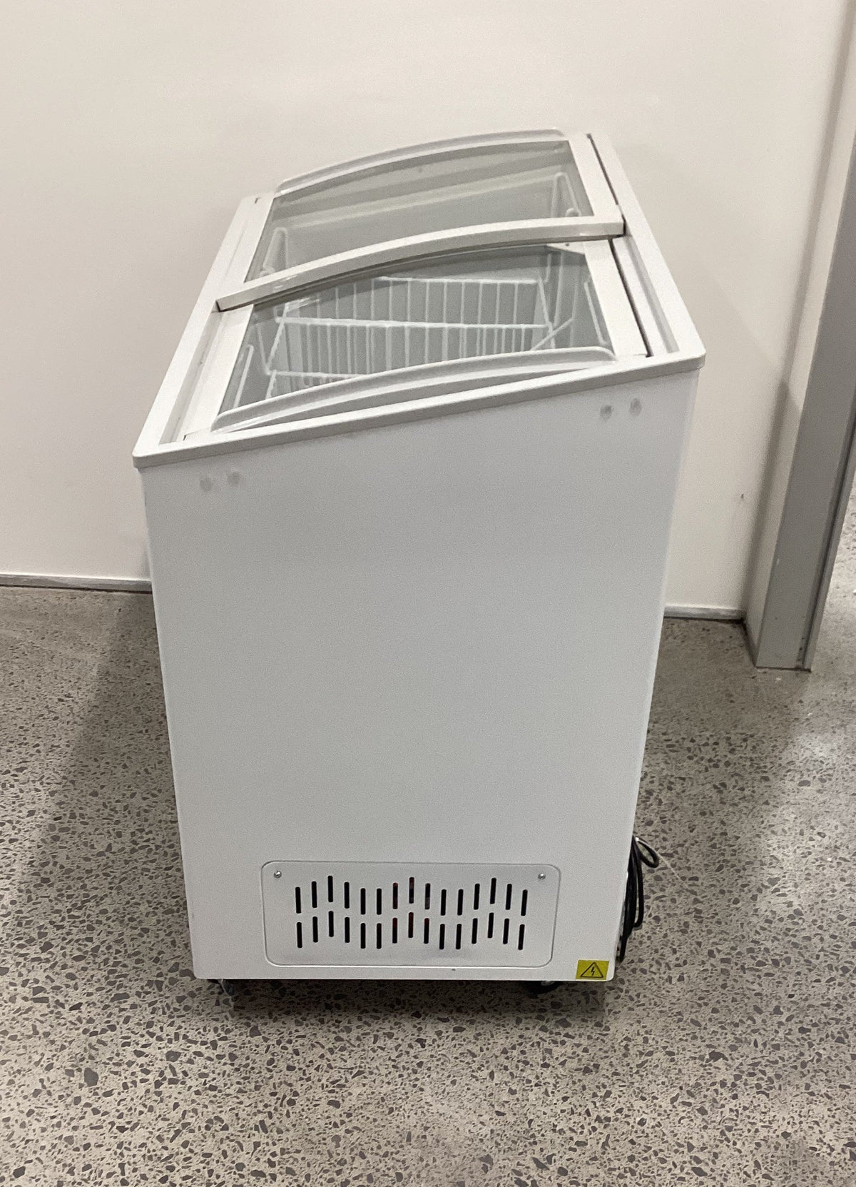 Polar GM498-A Display Chest Freezer - 901150