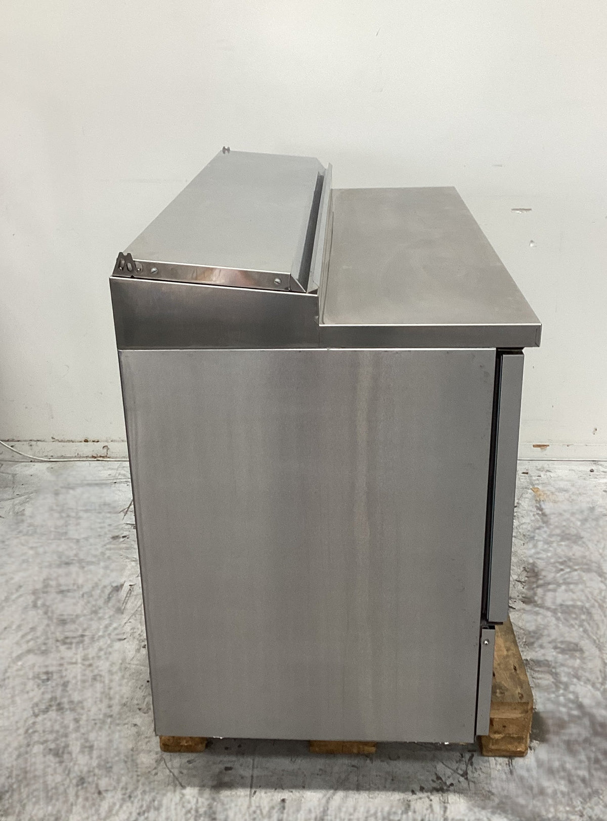 Polar G605-A-03 Pizza Prep Counter Fridge - 844946