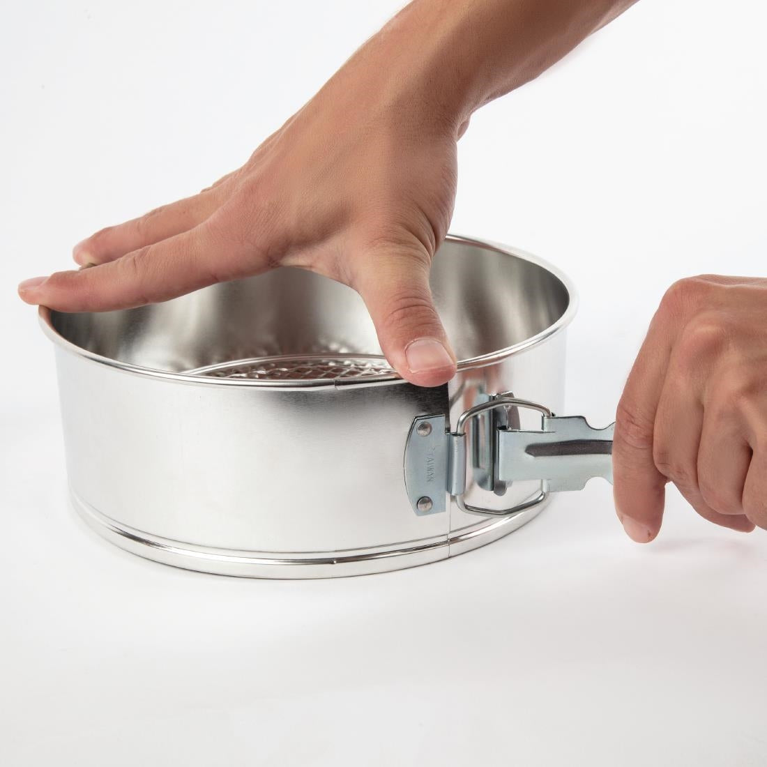 Vogue Spring Form Cake Tin 200mm E845