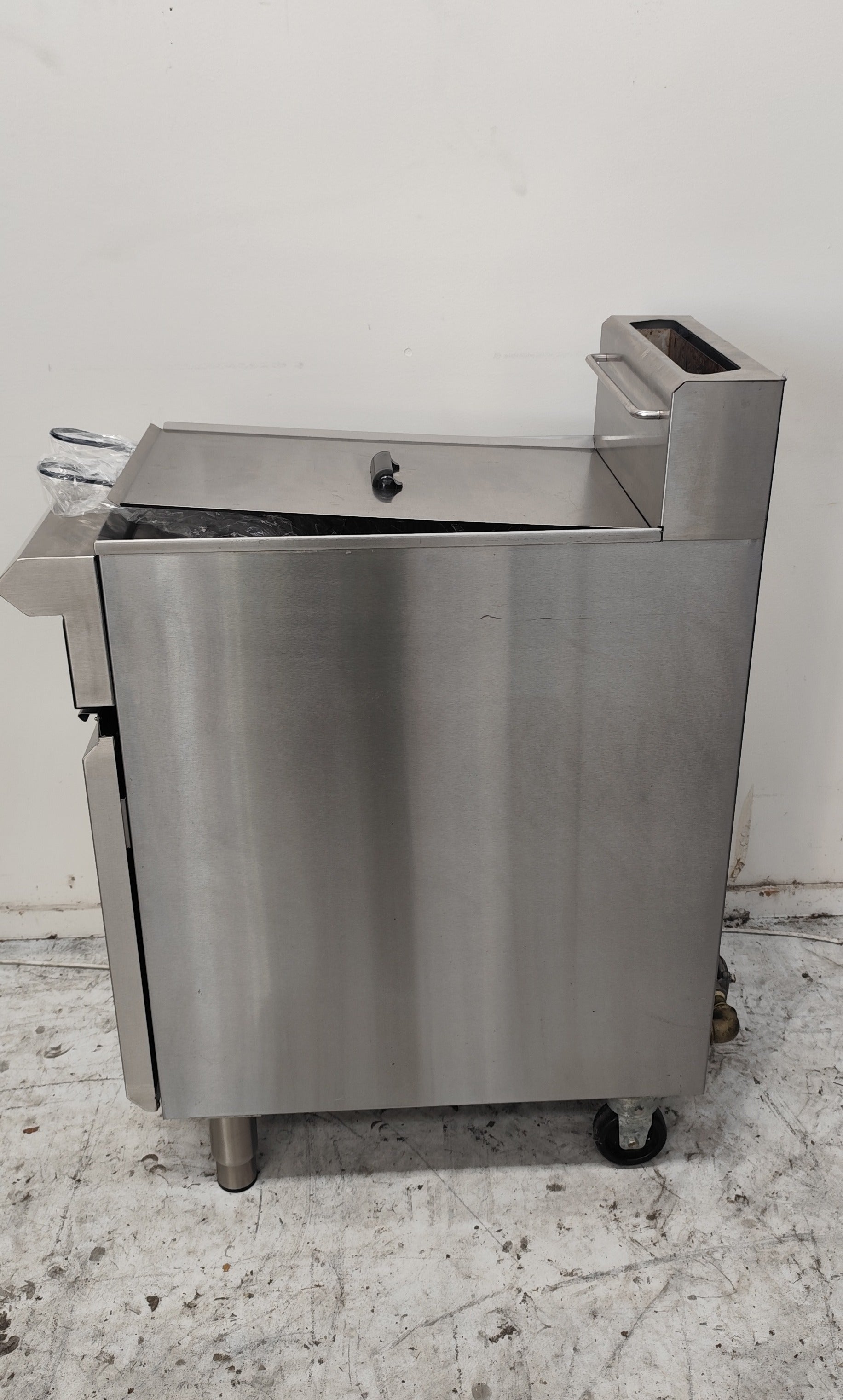 Blue Seal GT18 Single Pan Gas Fryer - 731400