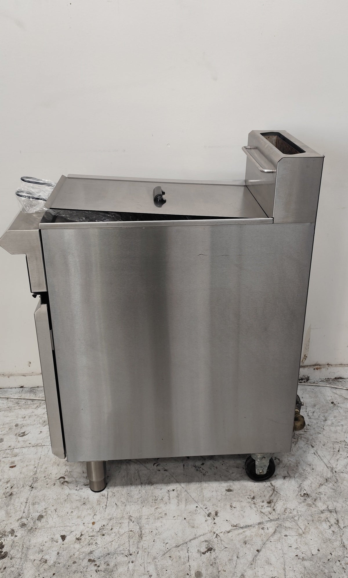 Blue Seal GT18 Single Pan Gas Fryer - 731400