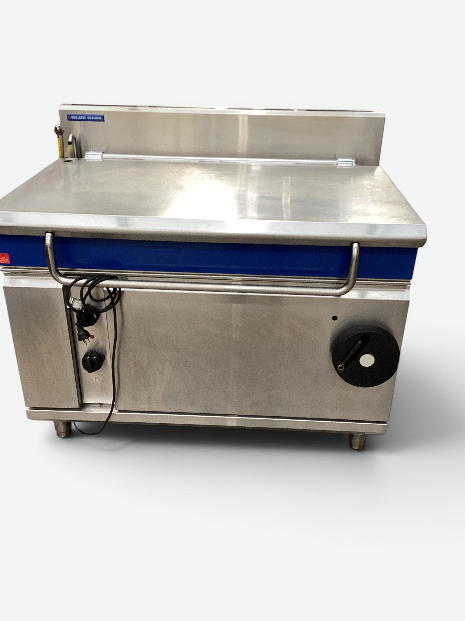 Blue Seal G580-12 Bratt Pan with Manual Tilt 120Ltr - 742877