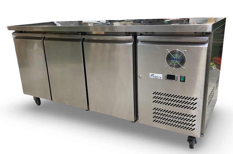 FED XUB7C18S3V 3-Door Undercounter Chiller - 758241