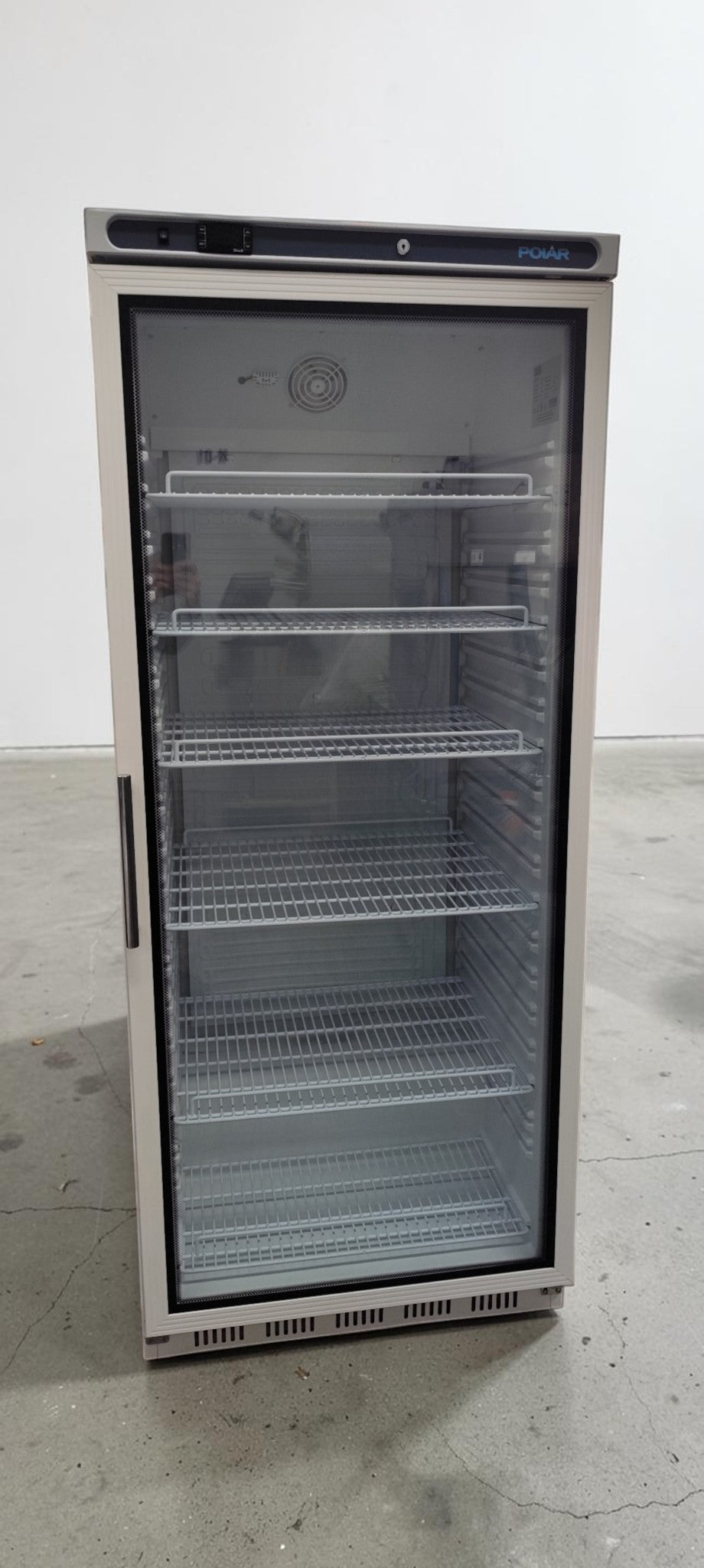 Polar CD088-A-03 C-Series 1 Door Upright Display Chiller - 789091
