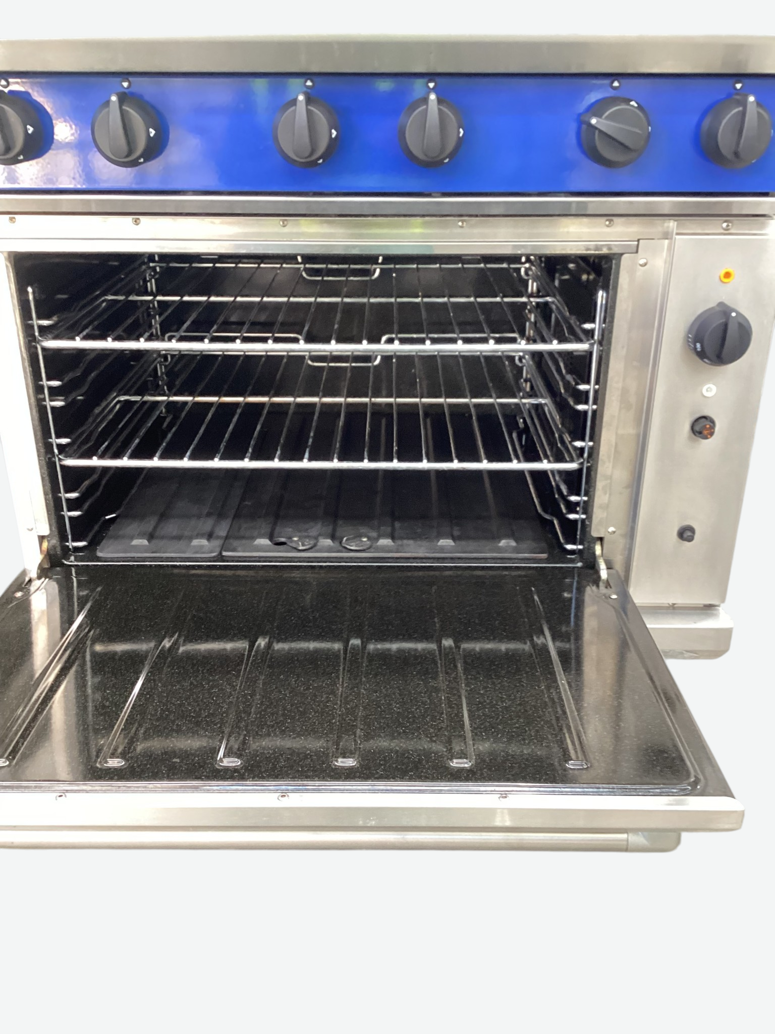Blue Seal G56D 6-Burner Range with Gas Convection Oven - 839289
