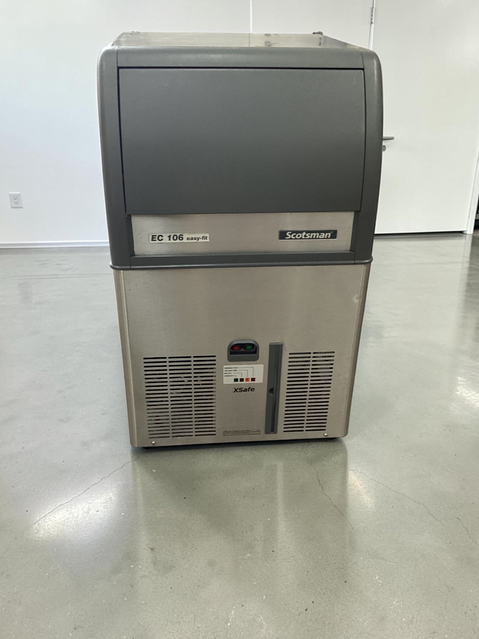 Scotsman EC 106 Easy Fit Ice Machine - 840057