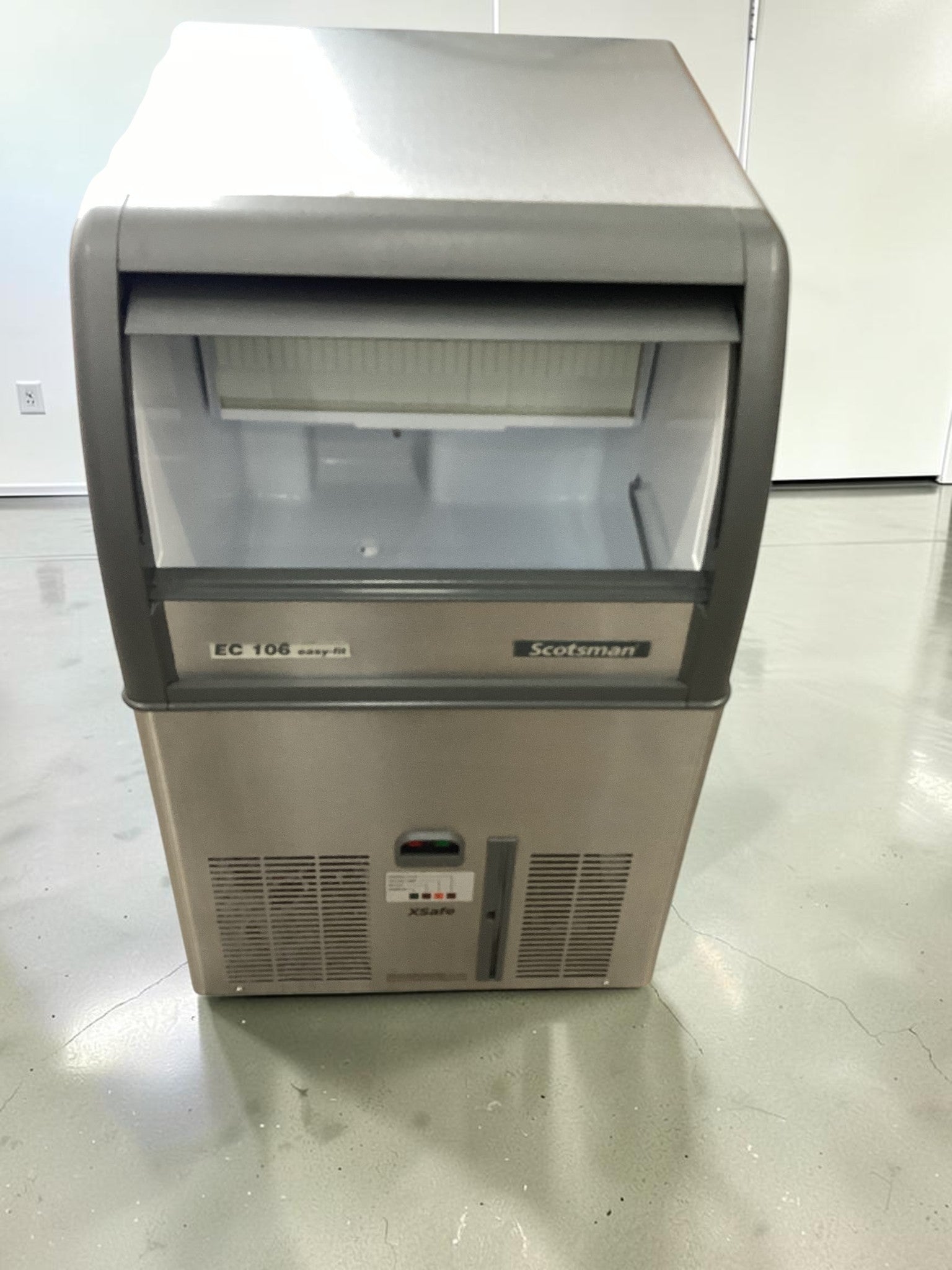 Scotsman EC 106 Easy Fit Ice Machine - 840057