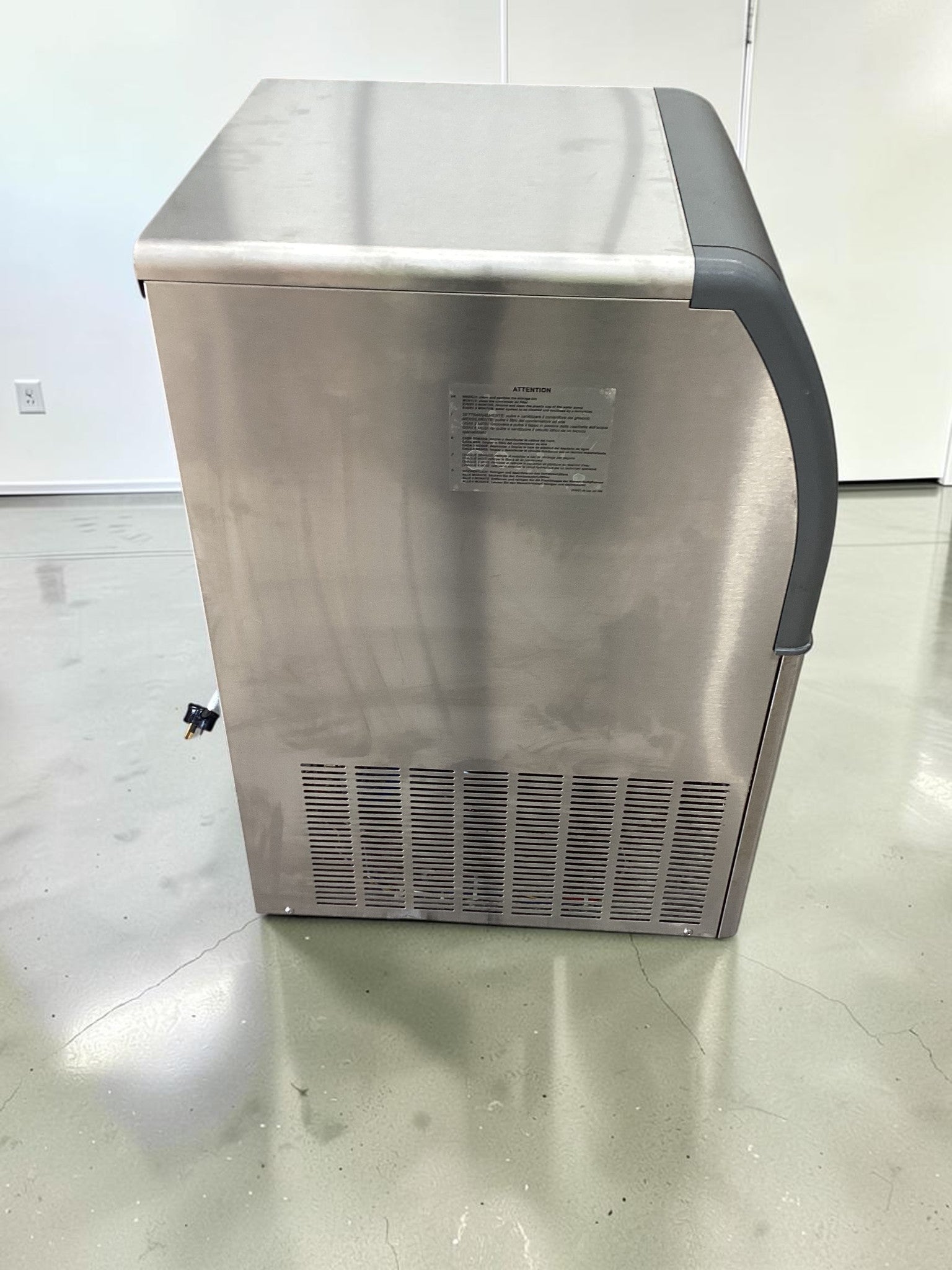 Scotsman EC 106 Easy Fit Ice Machine - 840057