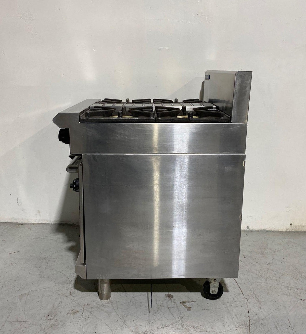 Blue Seal G54D 4 Burner Gas Range Convection Oven - 843959