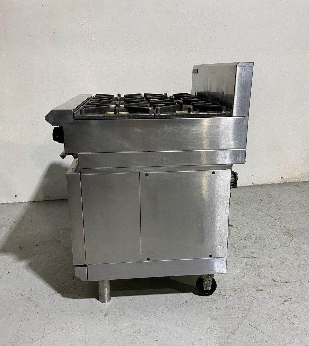 Blue Seal G516D-RB 6 Burner Gas Cooktop on Refrigerated Base - 843962