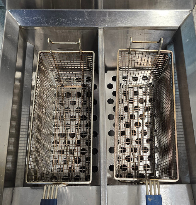 Blue Seal GT46 Twin Tank Fryer - 844413