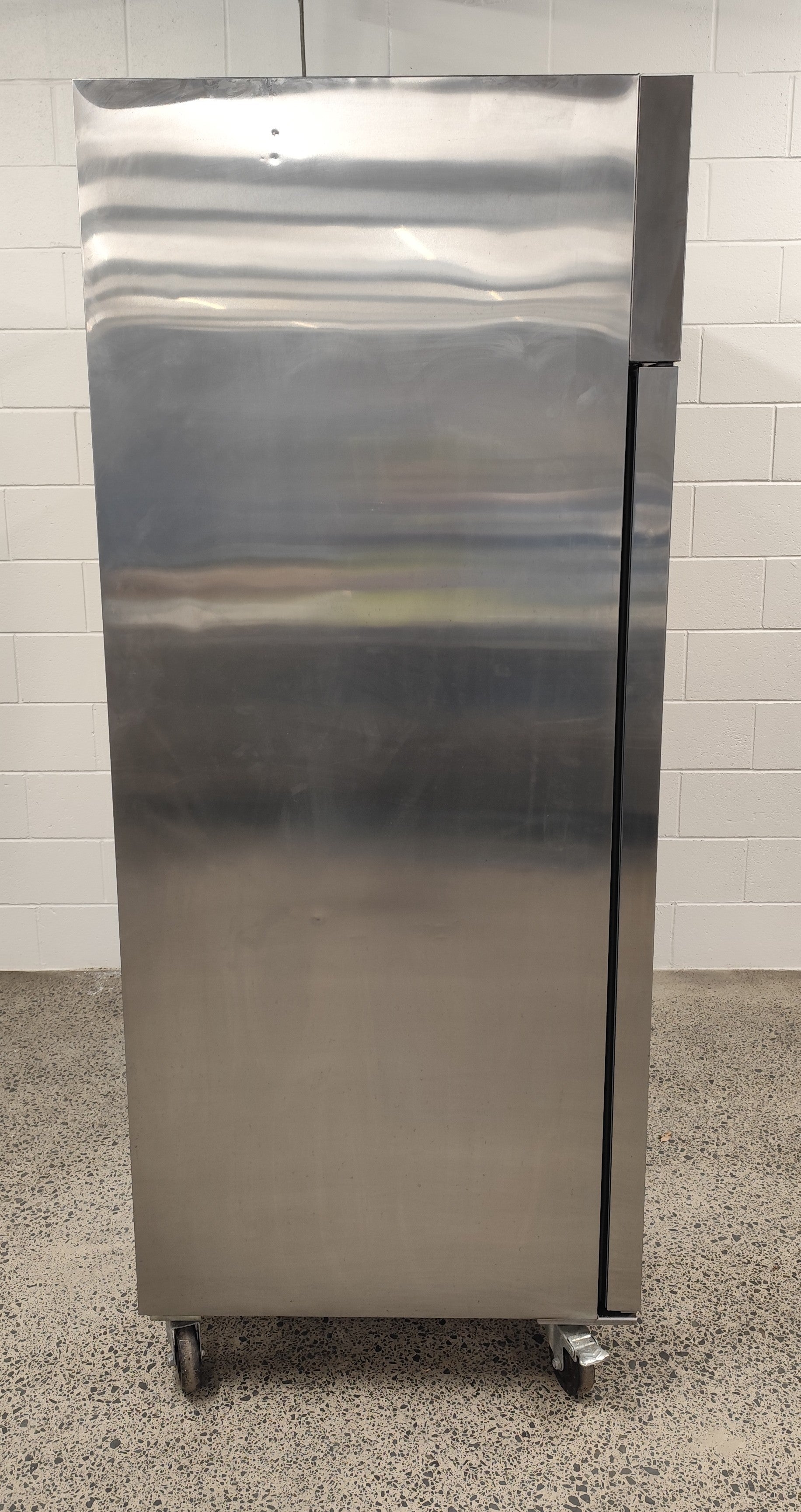 Polar DL895-A 2 Door Upright Chiller - 871223