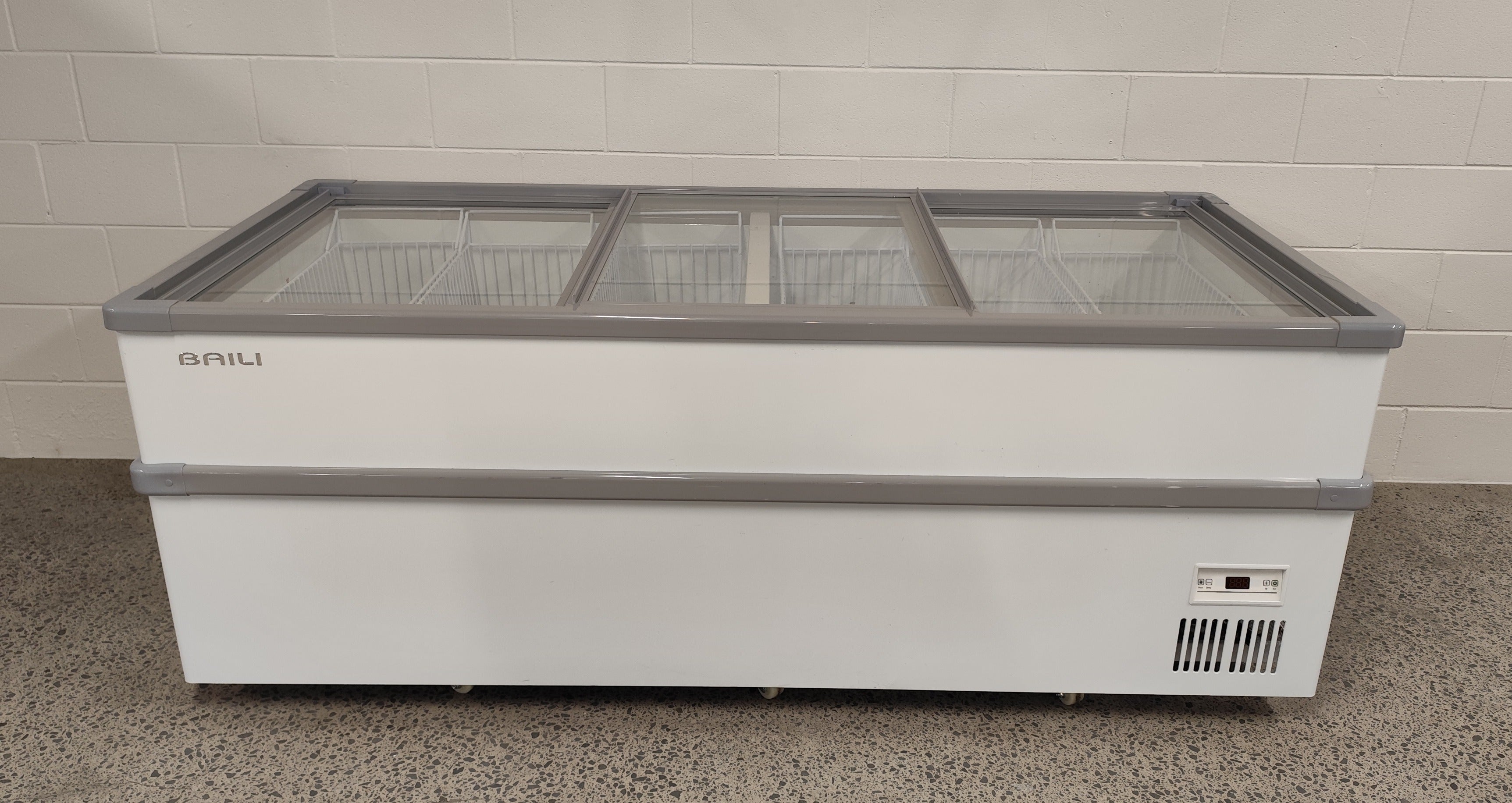 Bali SD750 Display Freezer - 879138