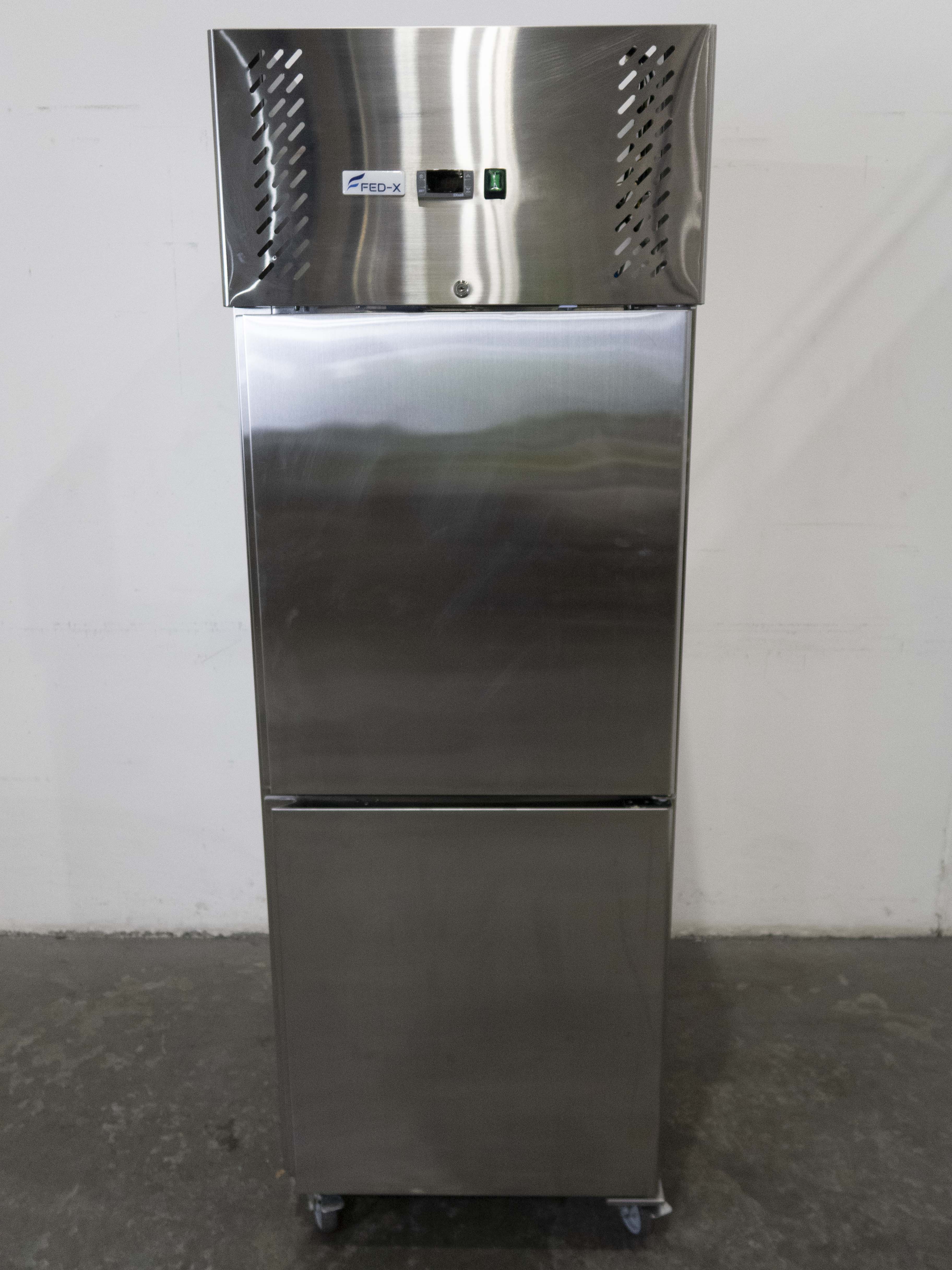 FED-X XURC600S1V Upright Fridge - 881209