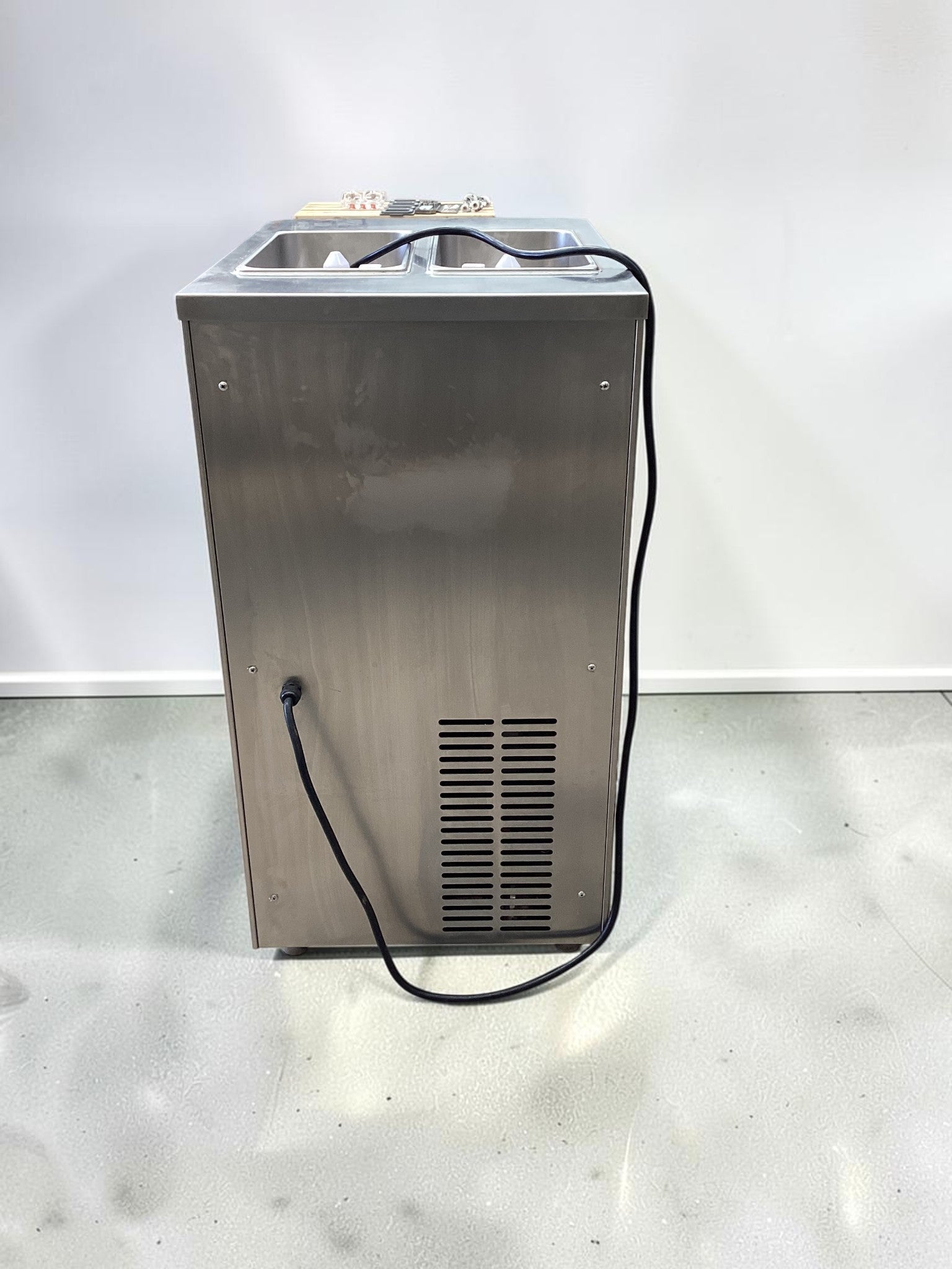 Brullen i26 Pro Soft Serve Countertop Machine - 882850