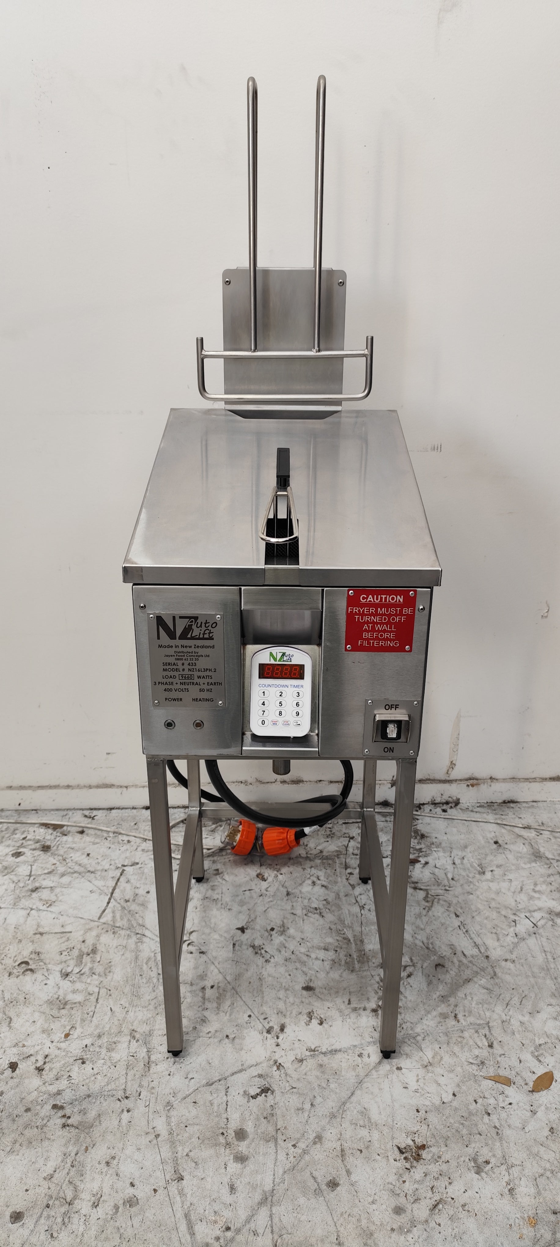 NZ Fryer NZ16L3PH.2 Electric Autolift Fryer - 895321