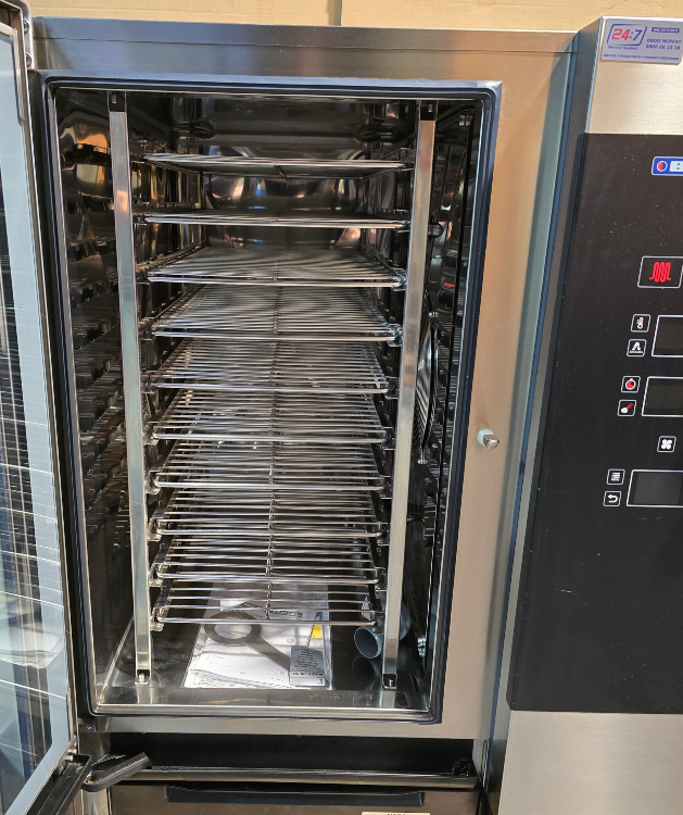 Blue Seal Sapiens E10RSDW Electric 10-Tray Combi Oven + Z24 Stacking Kit - 899629