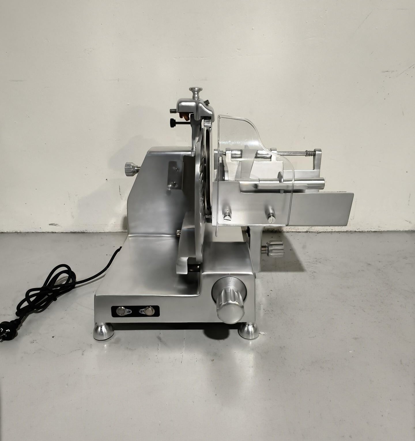 Yasaki HBS-300C Meat Slicer - 907655