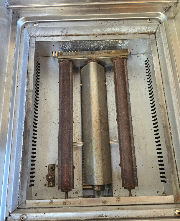 FED JUS-TRH40 Benchtop Lava Rock Grill with Stand - 915223