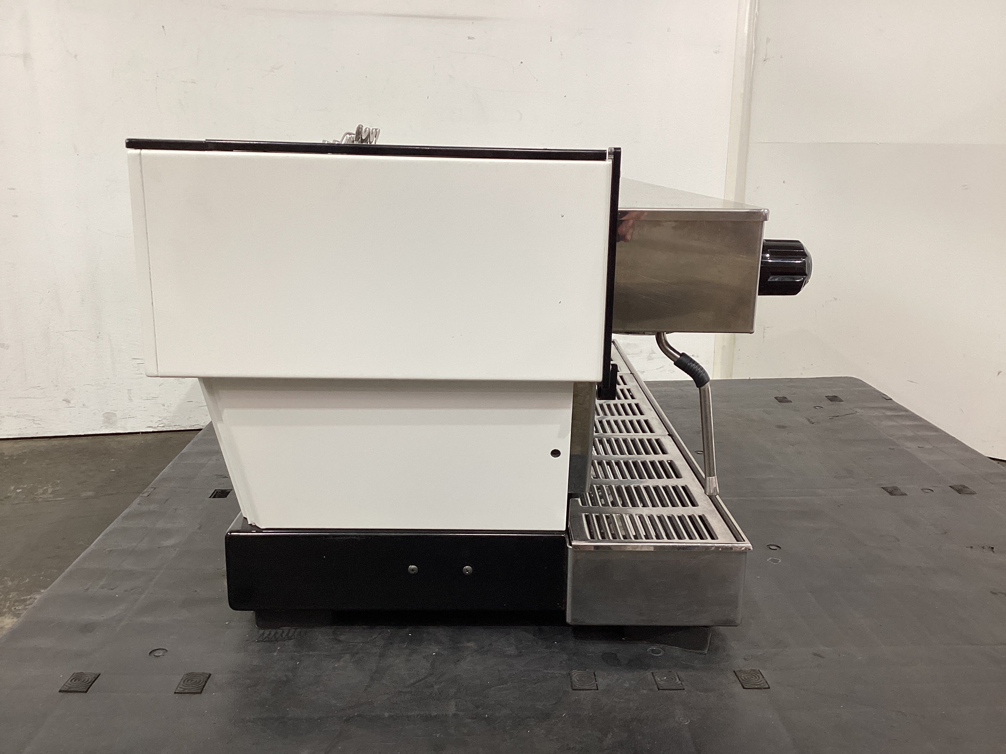 La Marzocco Linea Classic 3 Group Coffee Machine - 920771