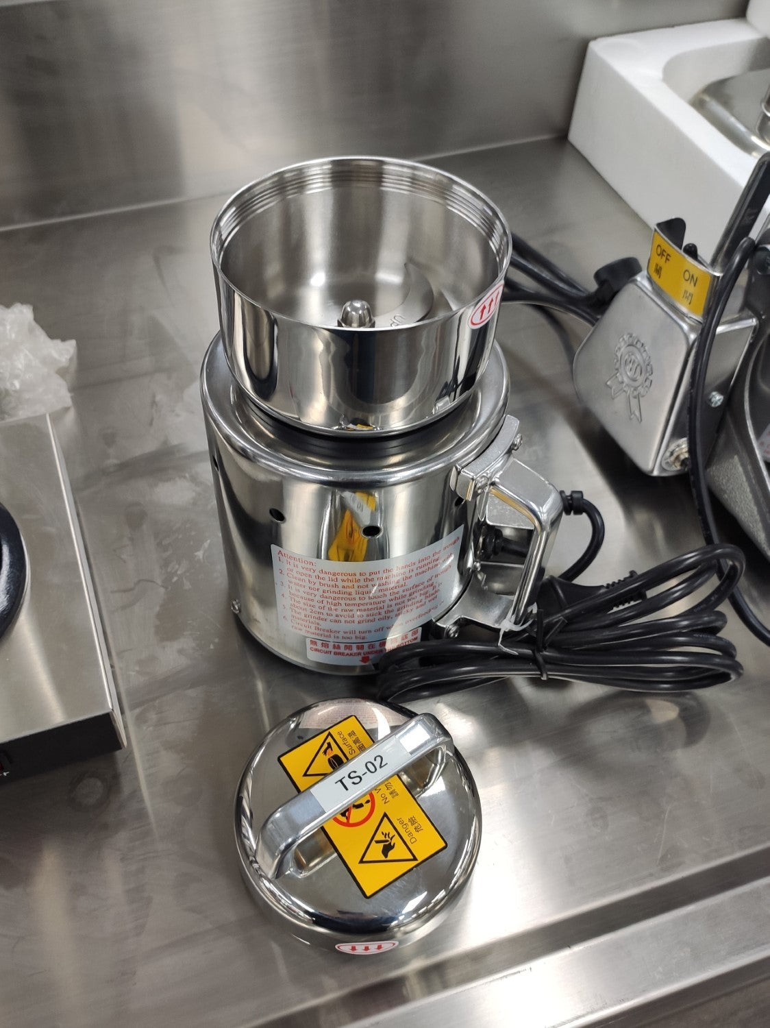 VC TS-02 Spice Grinder