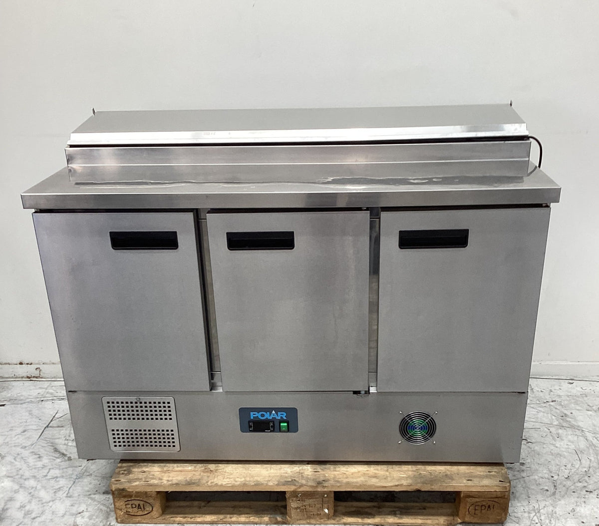 Polar G605-A-03 Pizza Prep Counter Fridge - 844946