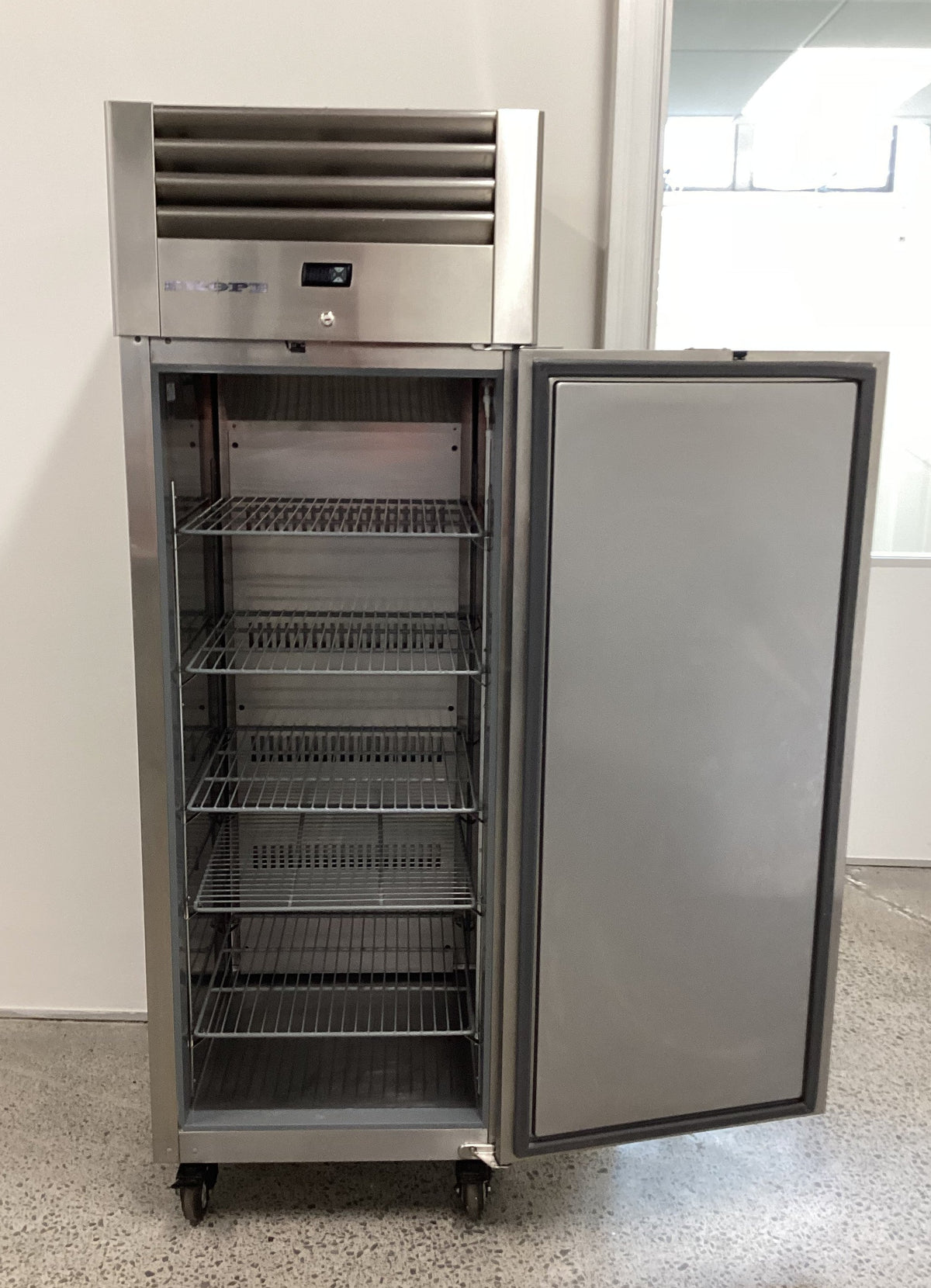 Skope RF7.UPR.1.SD 1 Door Upright Chiller - 875463