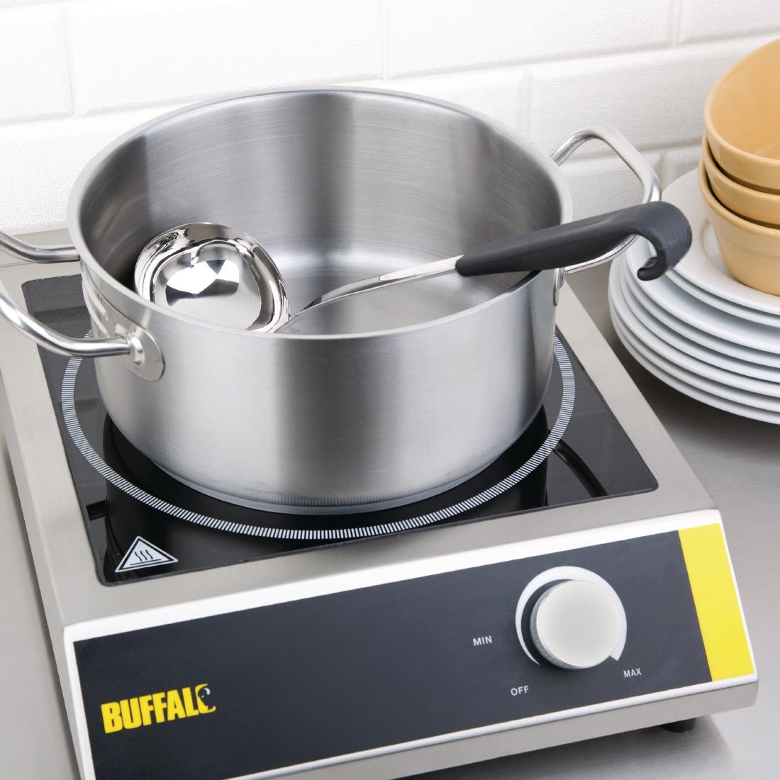 Vogue Ladle Black Handle 130ml CS001