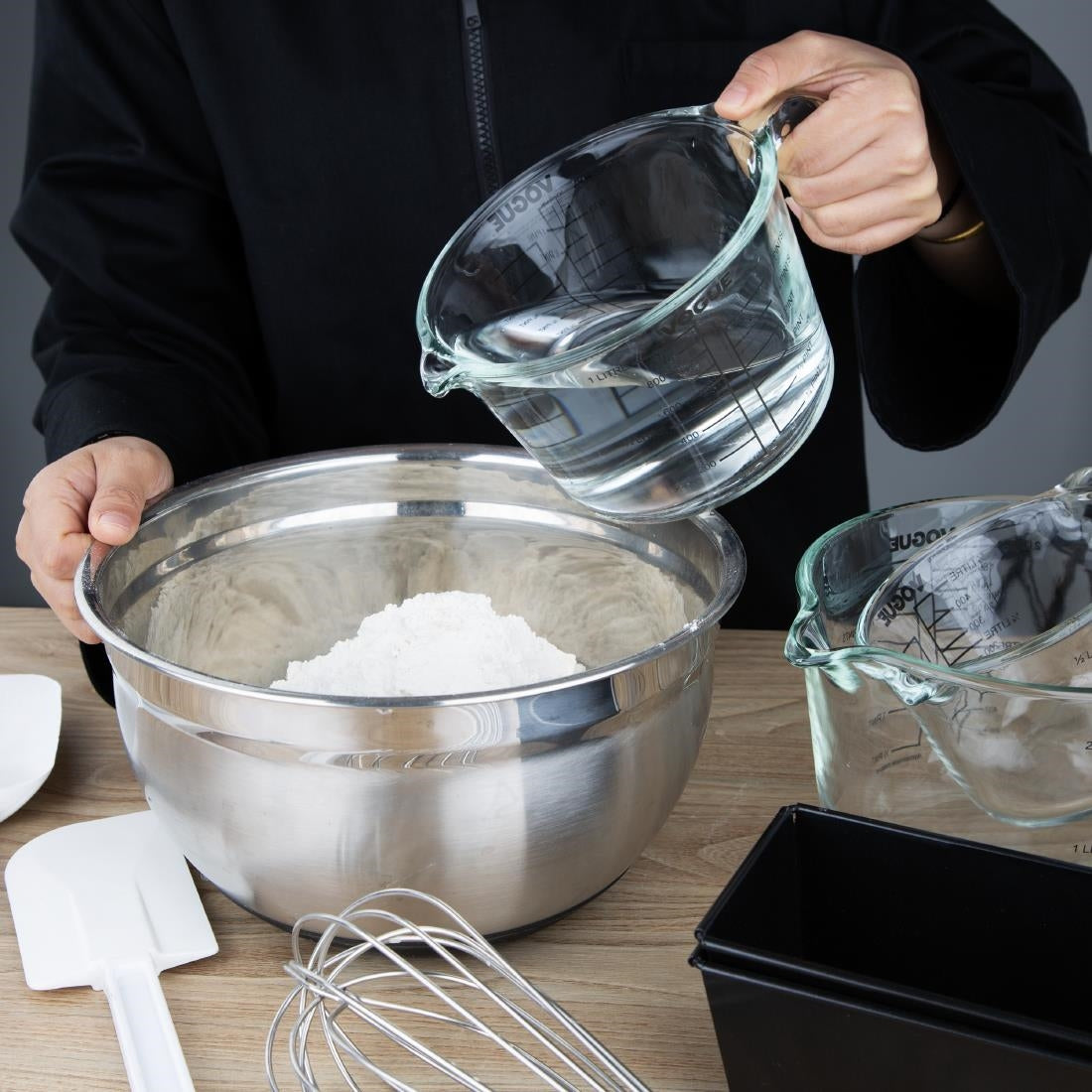 Vogue Glass Measuring Jug - 500ml DP116