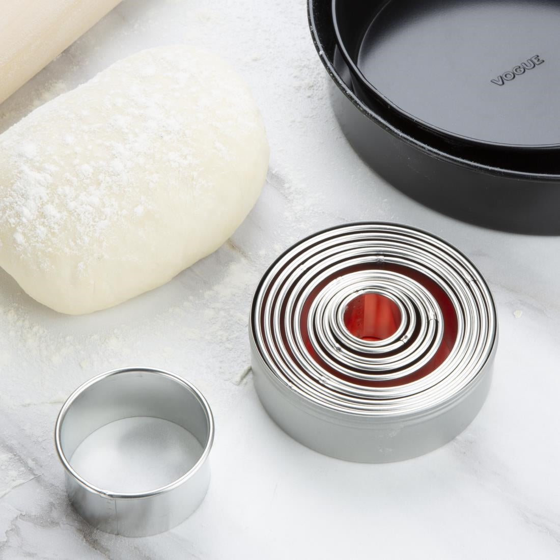 Vogue Round Plain Pastry Cutter Set E013
