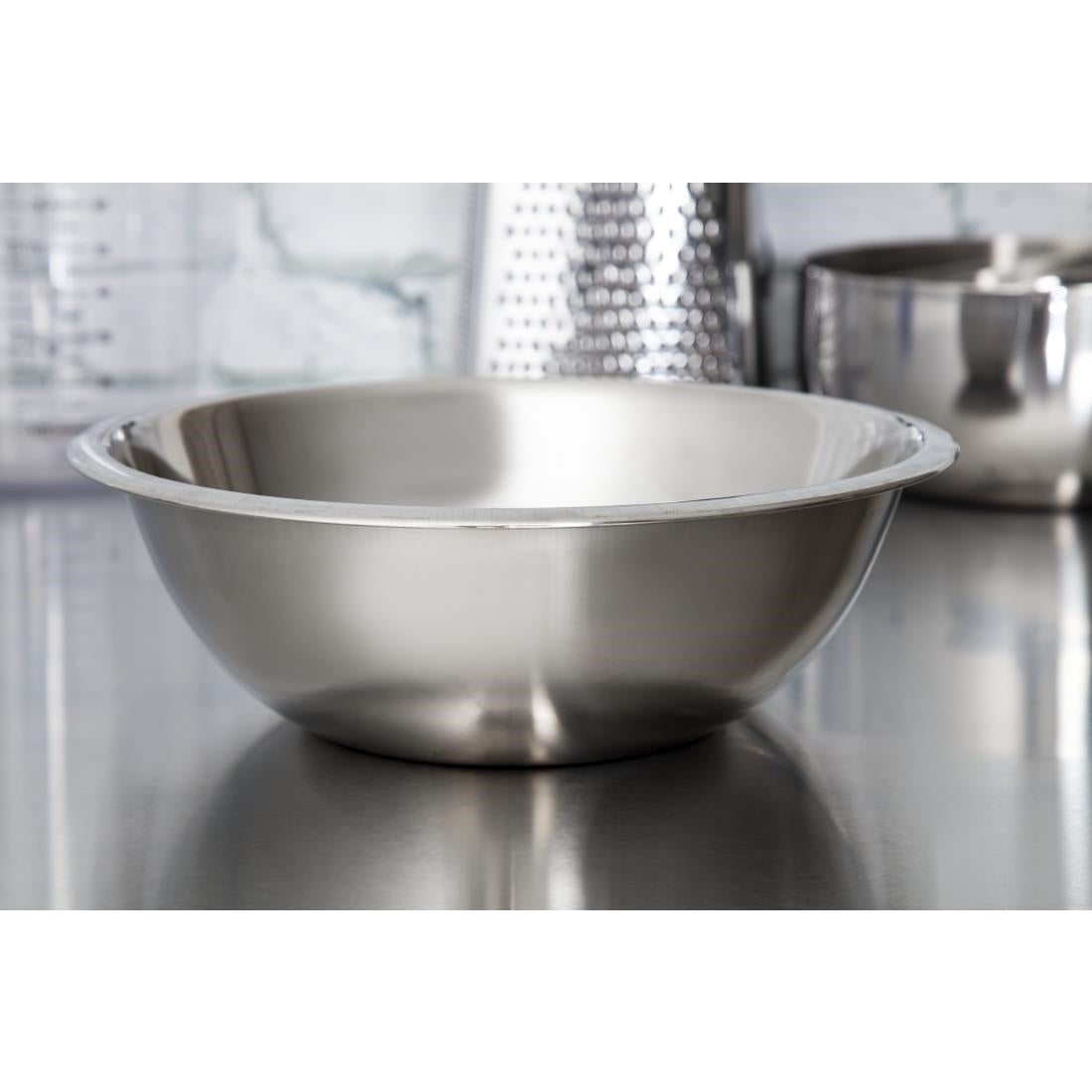 Vogue Stainless Steel Mixing Bowl 2.2Ltr GC135