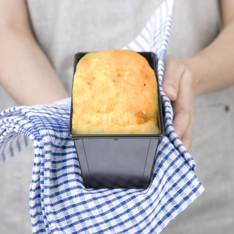Vogue Non-Stick Loaf Tin 180mm GD075