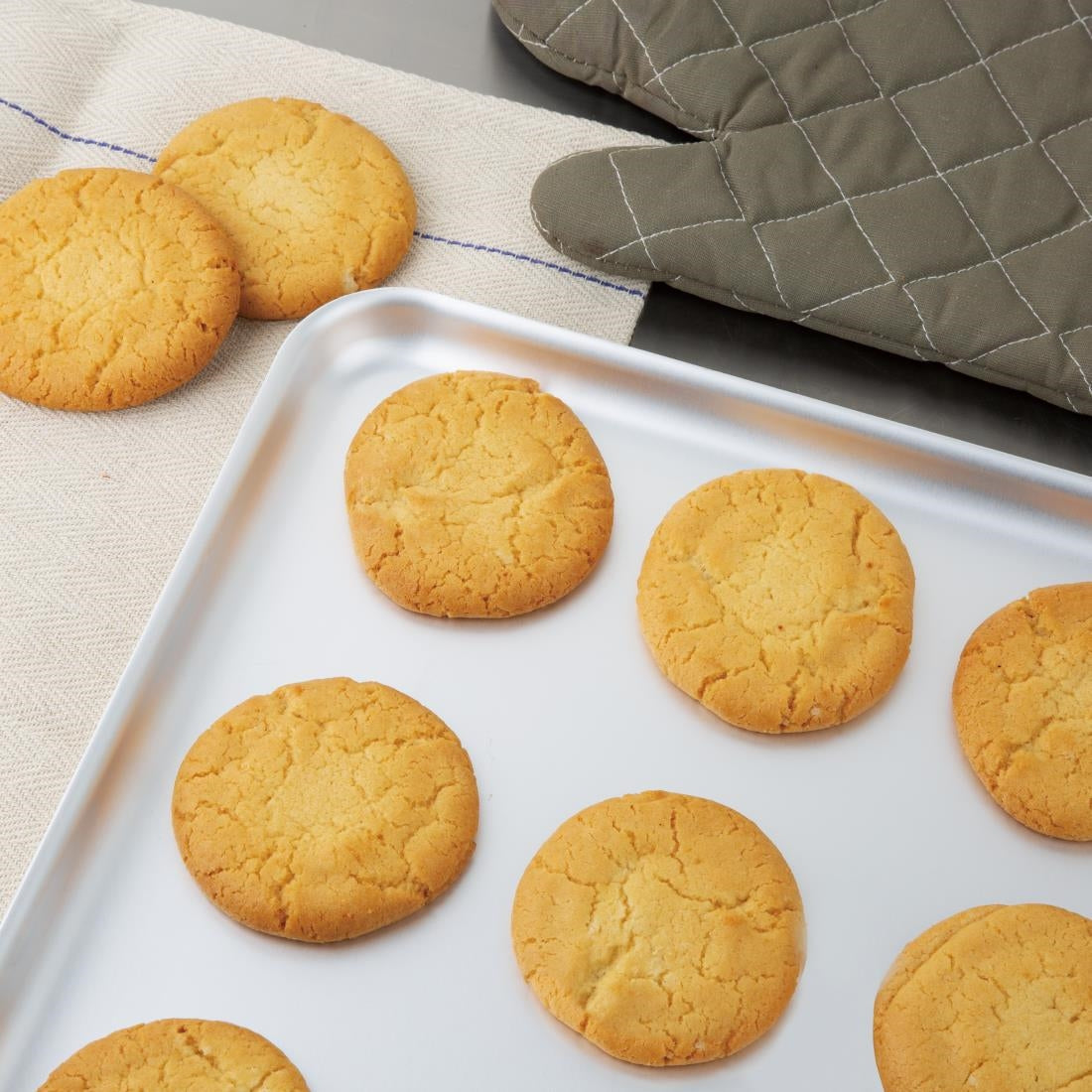 Vogue Aluminium Baking Sheet 527mm K446