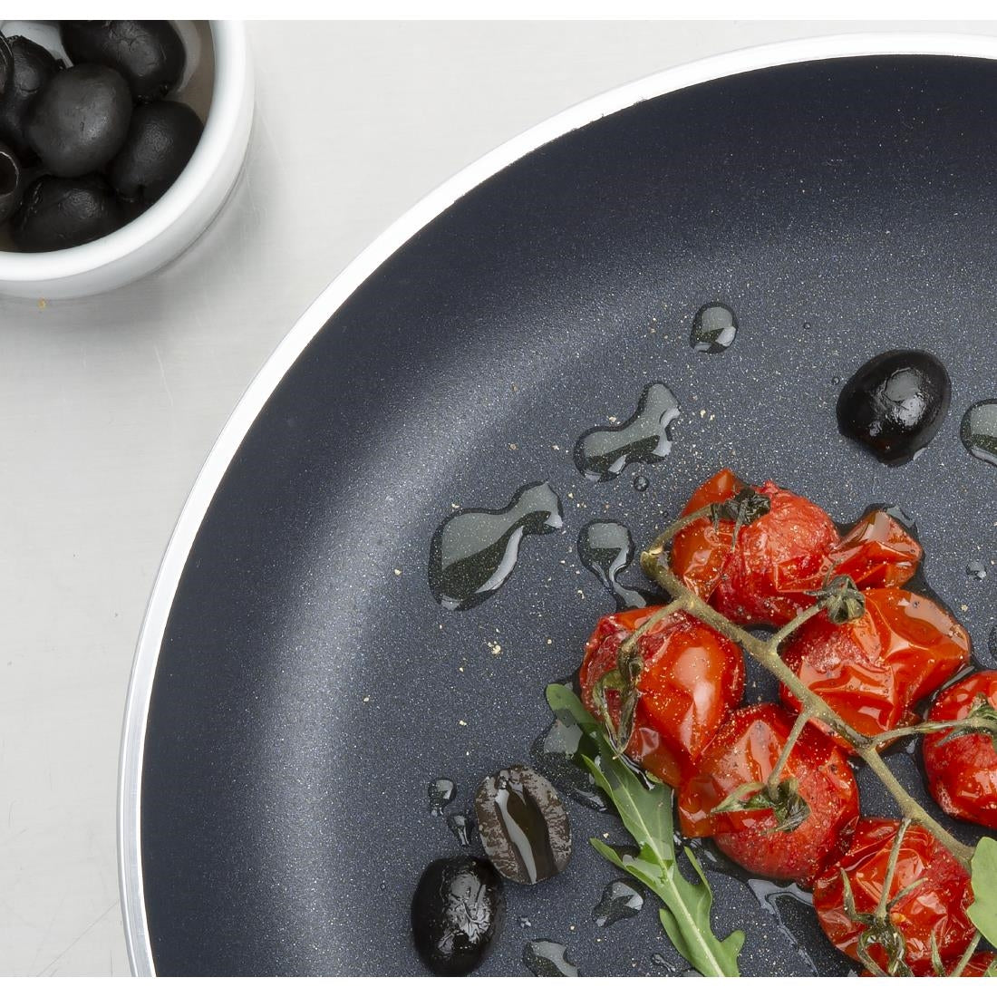 Vogue Aluminium Non-Stick Teflon Frying Pan 28cm HT980